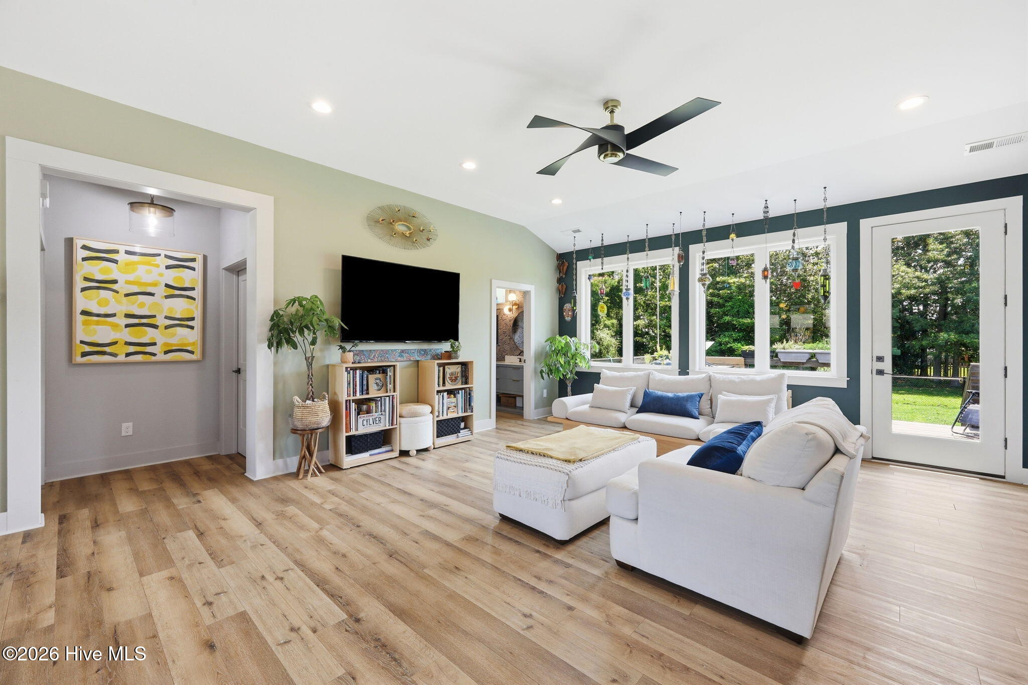 1106 Link Lane,Oriental