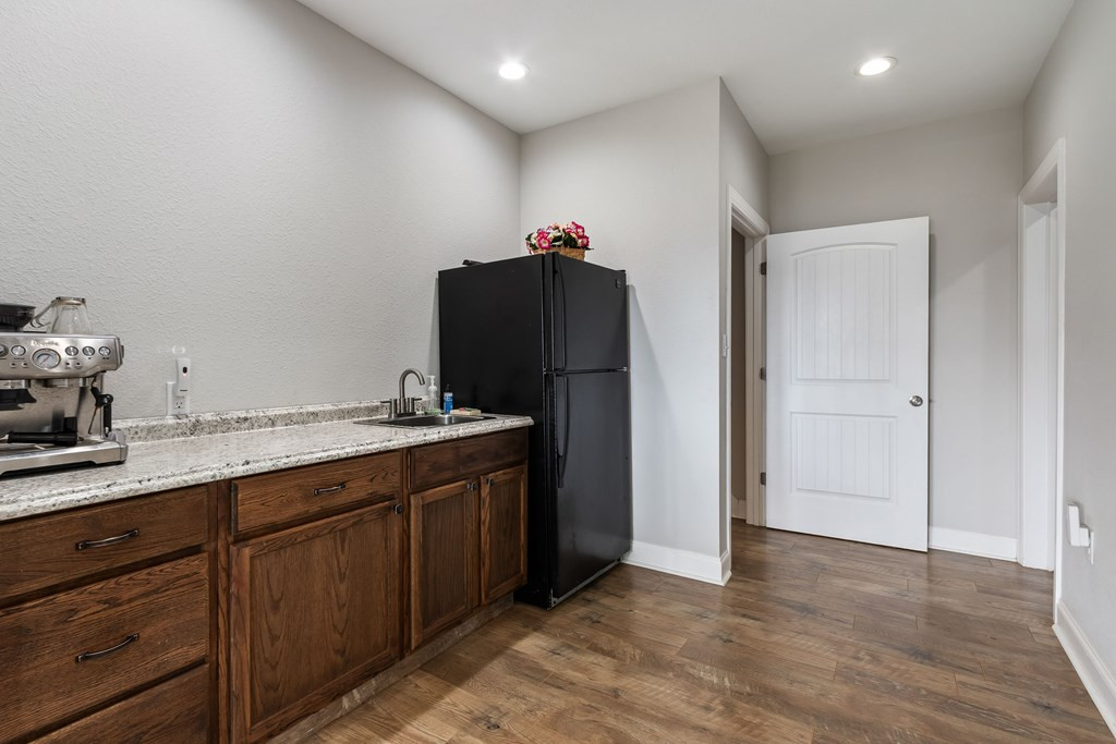Wetbar in basement