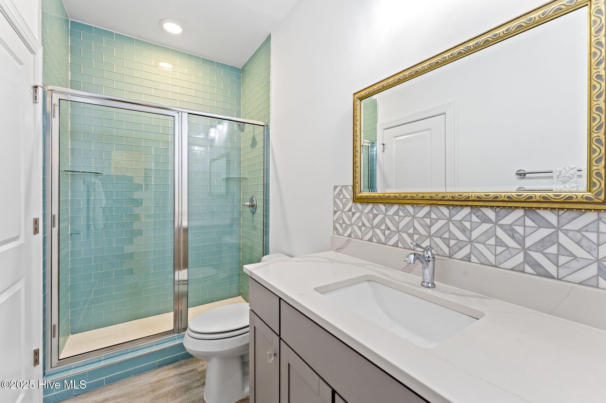 100528338 | Photo 34