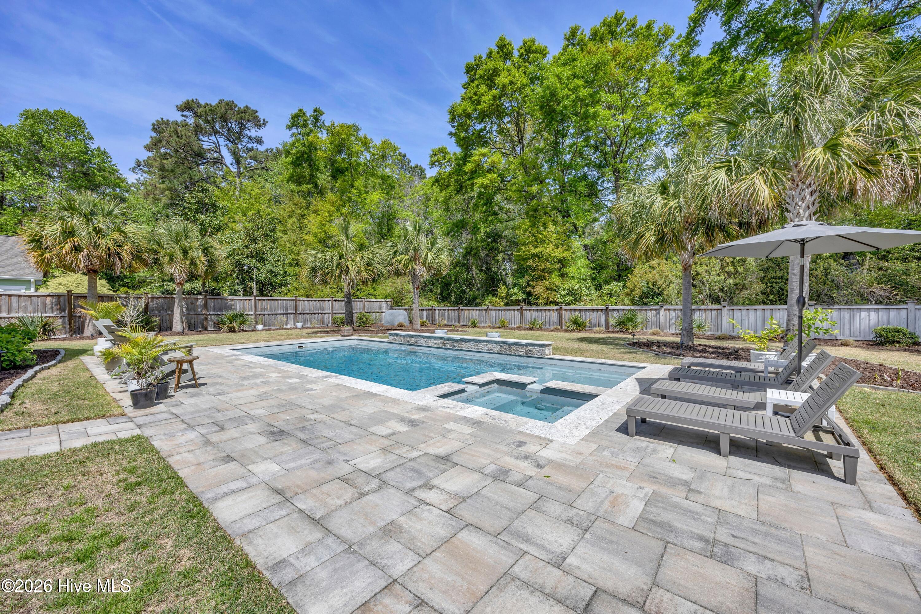 100566048 | Photo 61