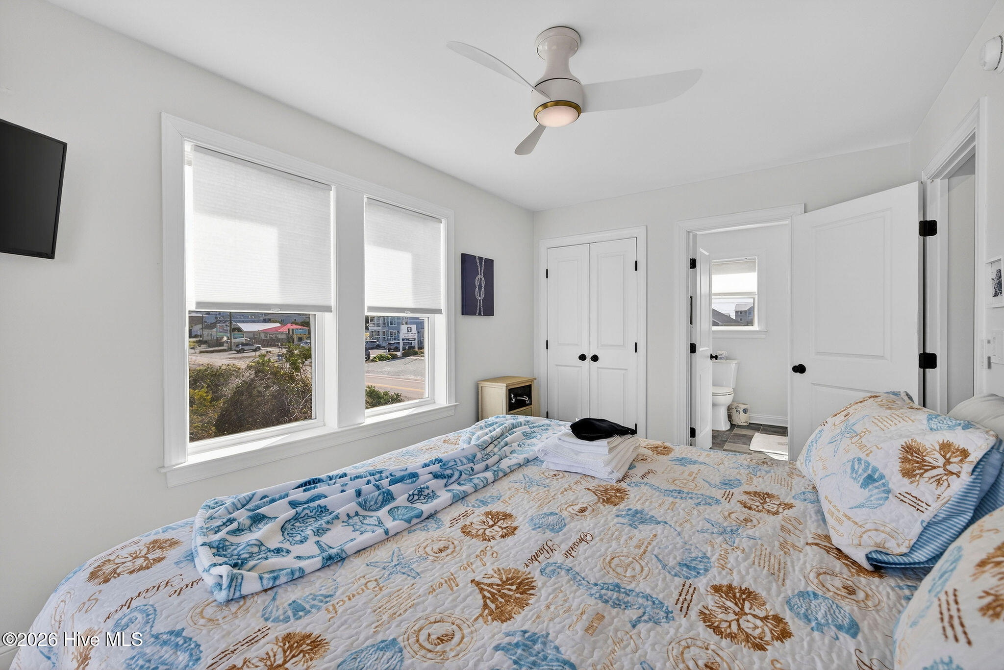 100565541 | Photo 27