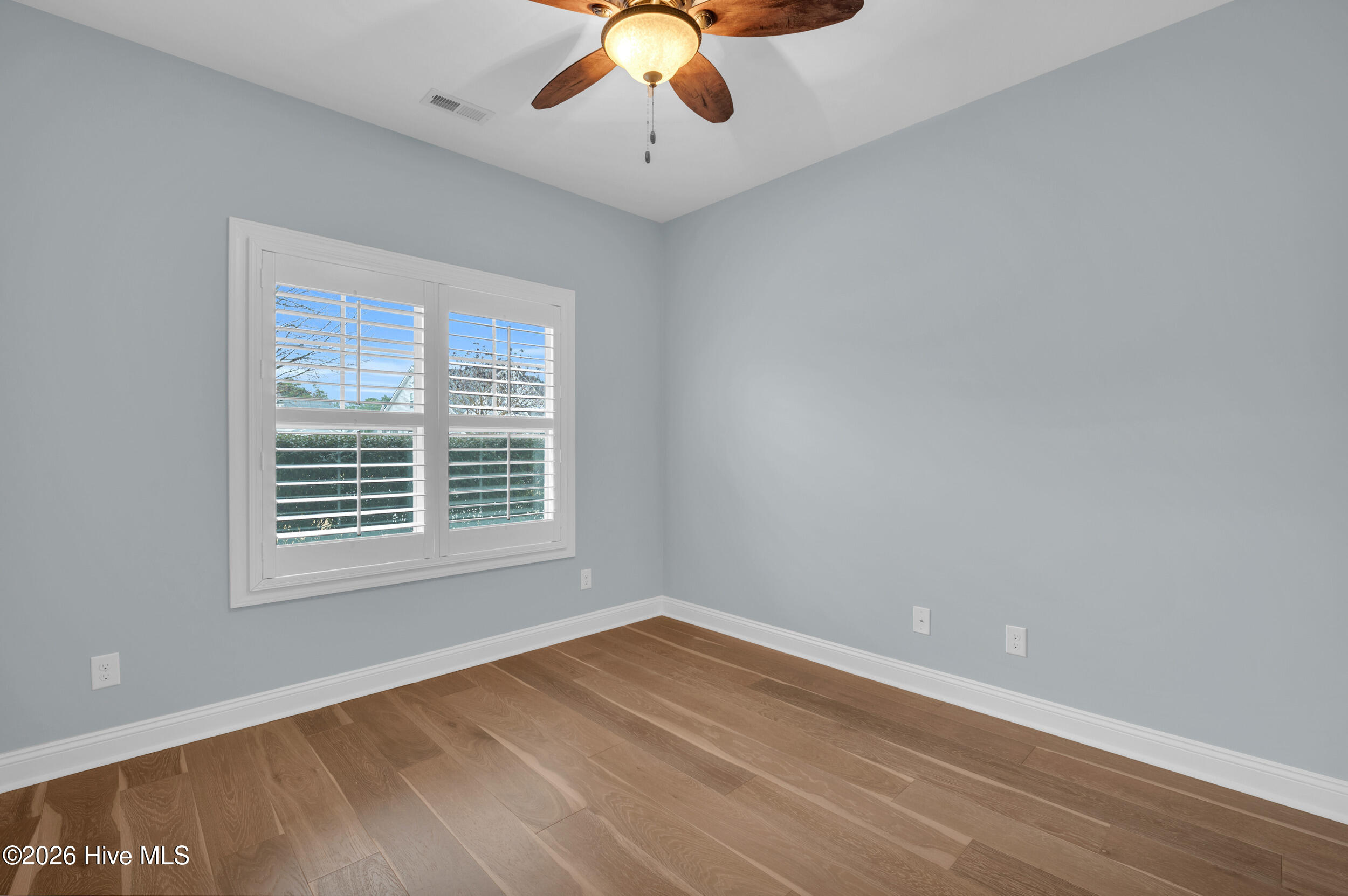 100551592 | Photo 24