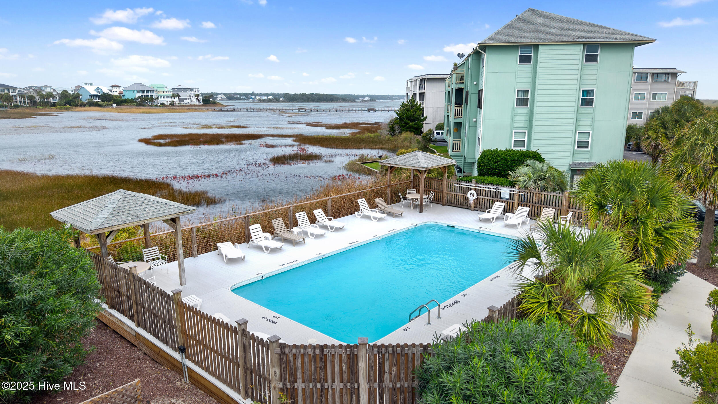 100536359 | Photo 33