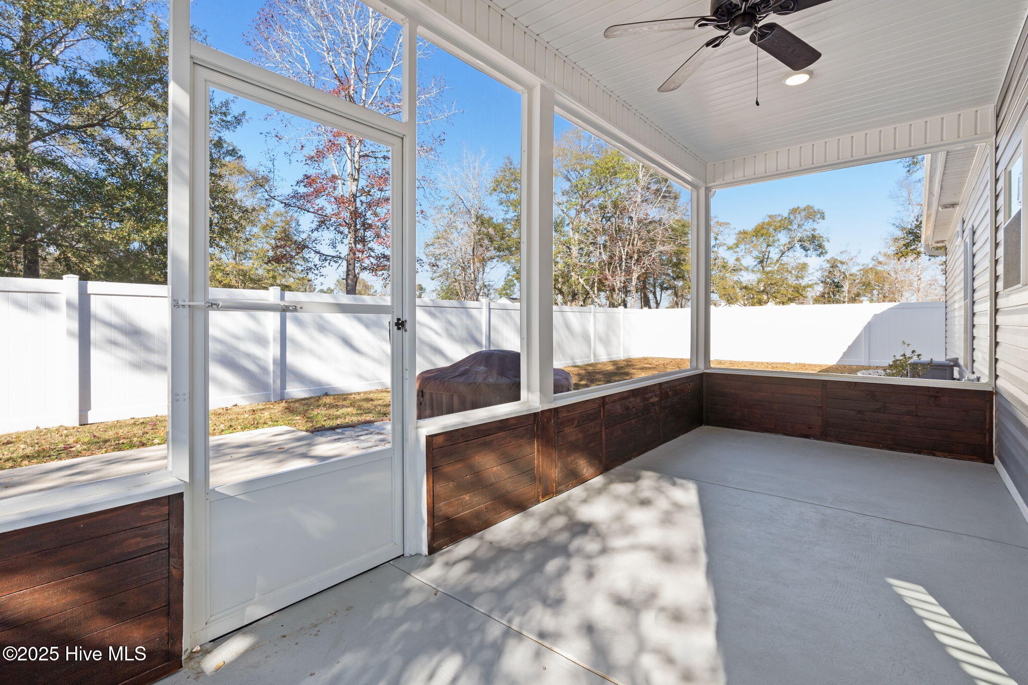 100544507 | Photo 18