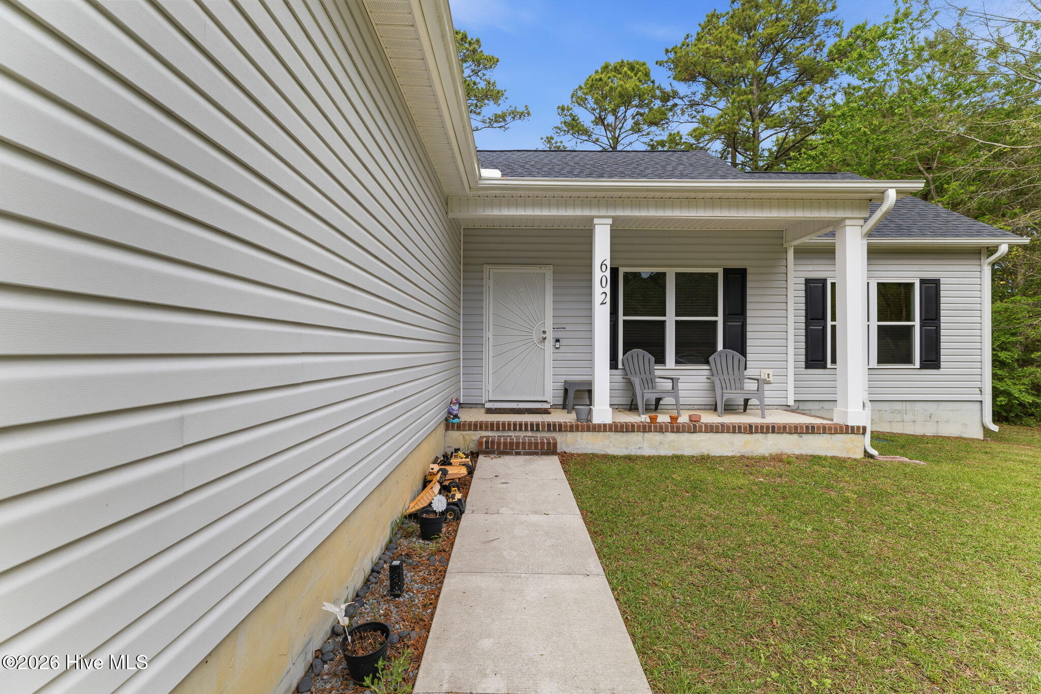 100565860 | Photo 35