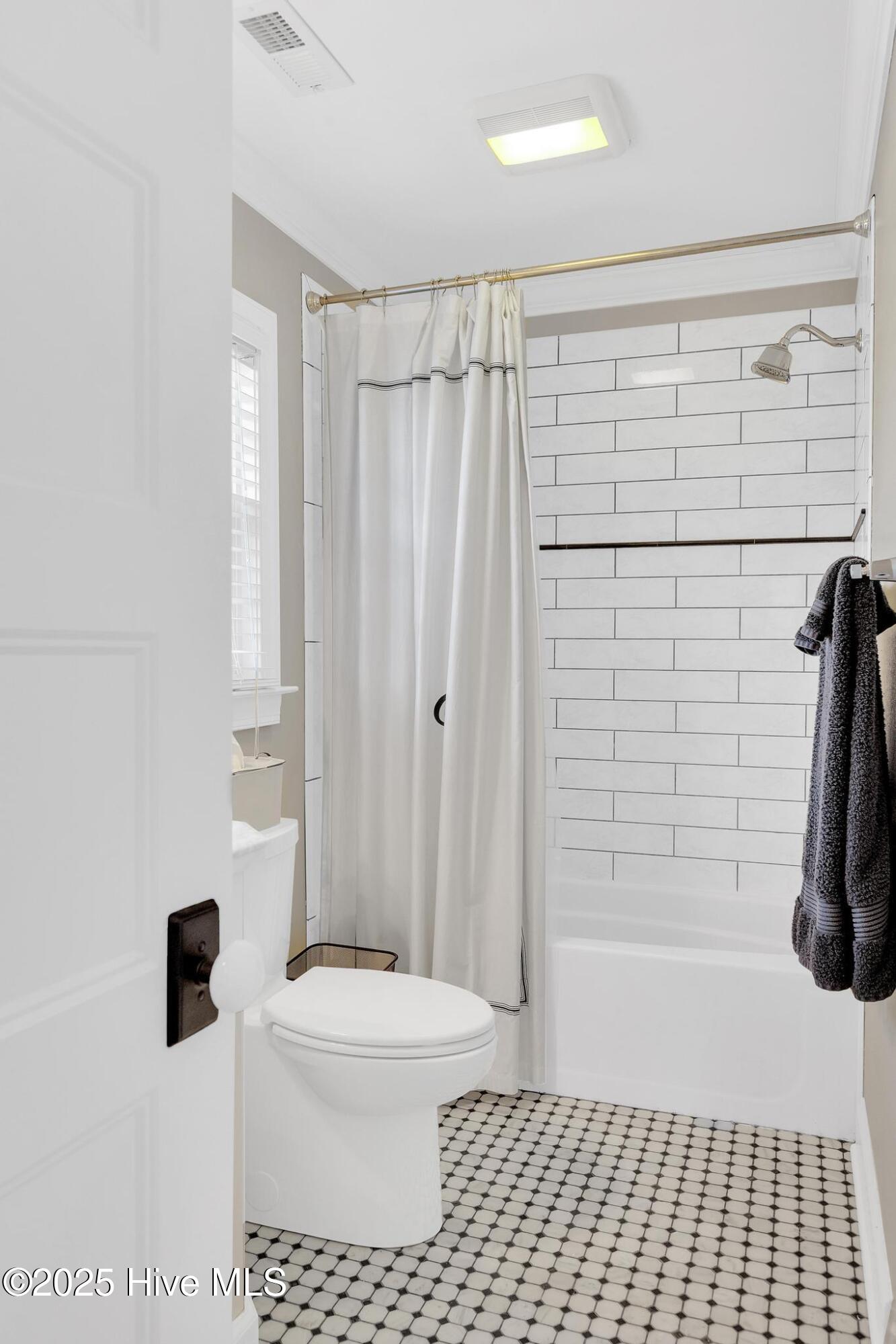 100527249 | Photo 46