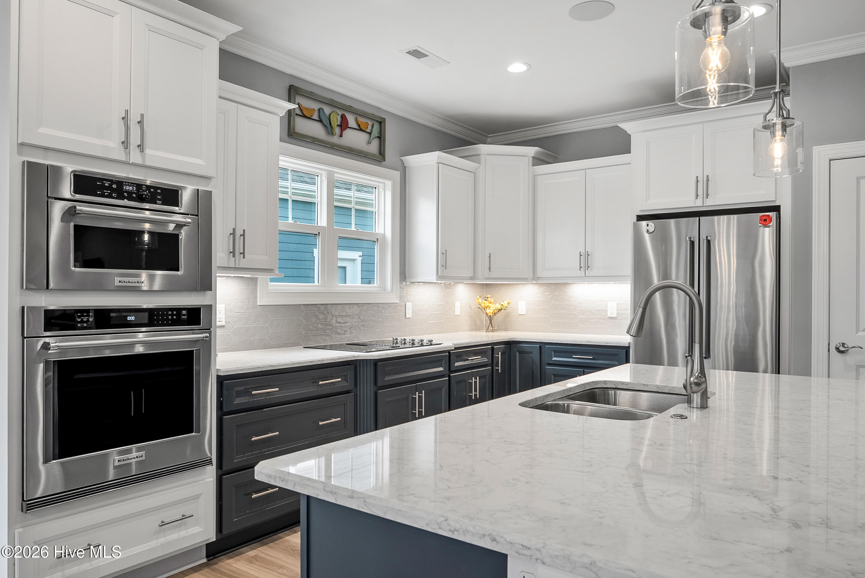 100559737 | Photo 18