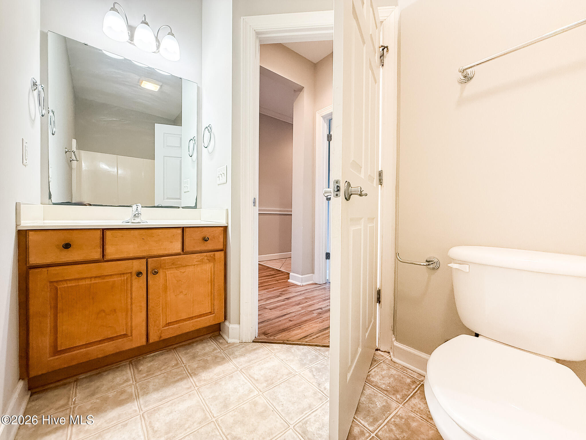 100548600 | Photo 22