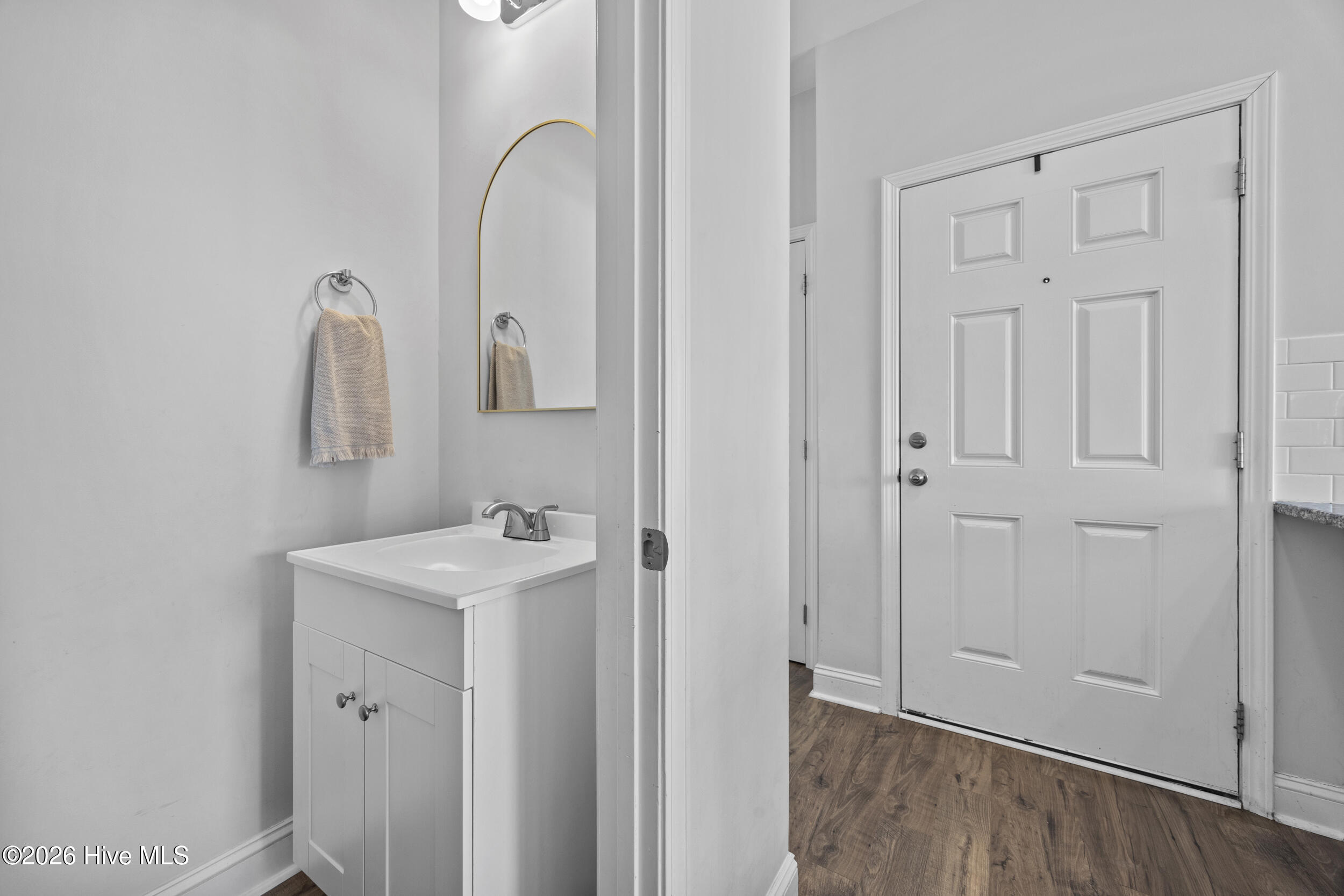 100555310 | Photo 19