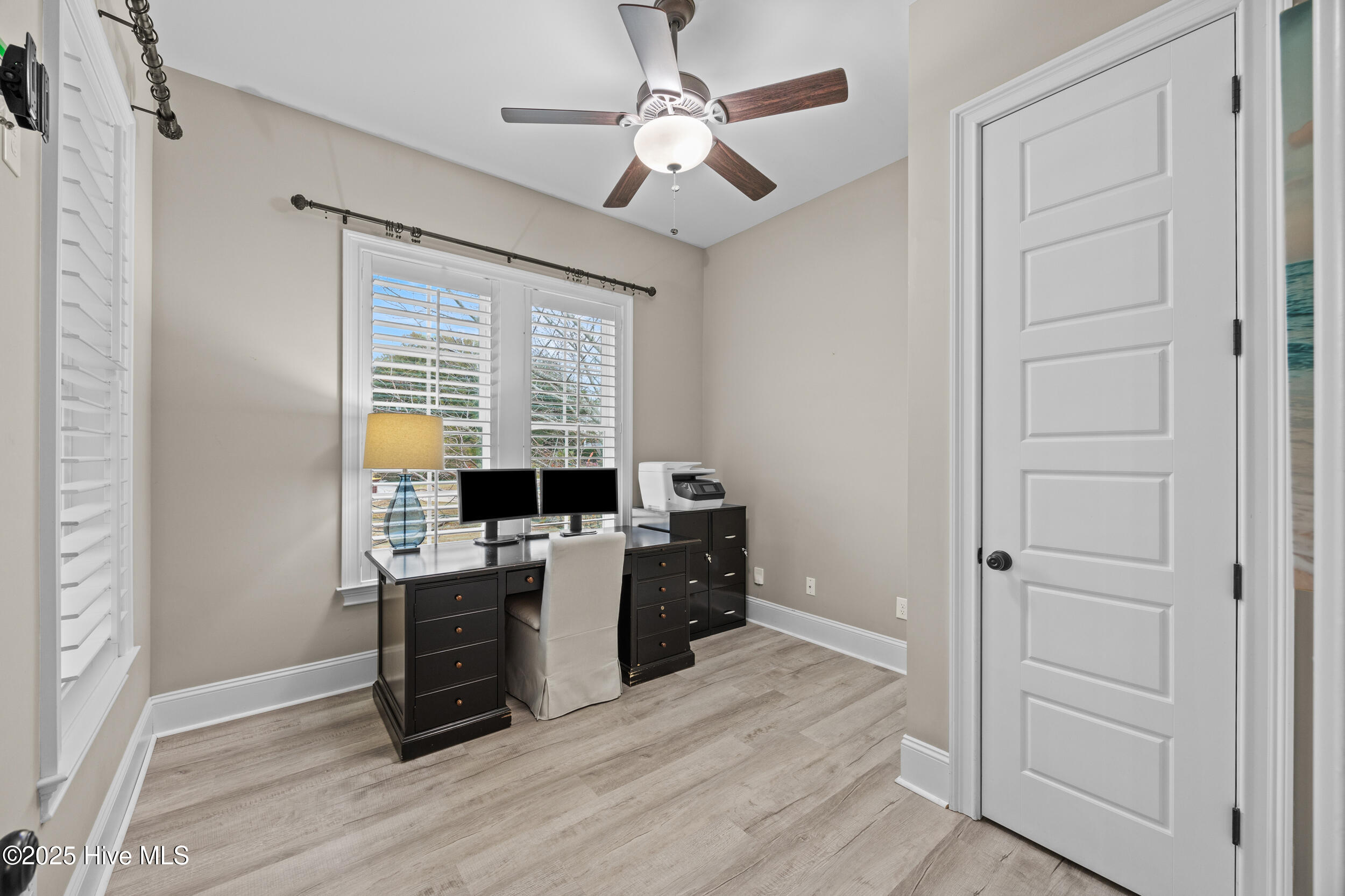 100570509 | Photo 18