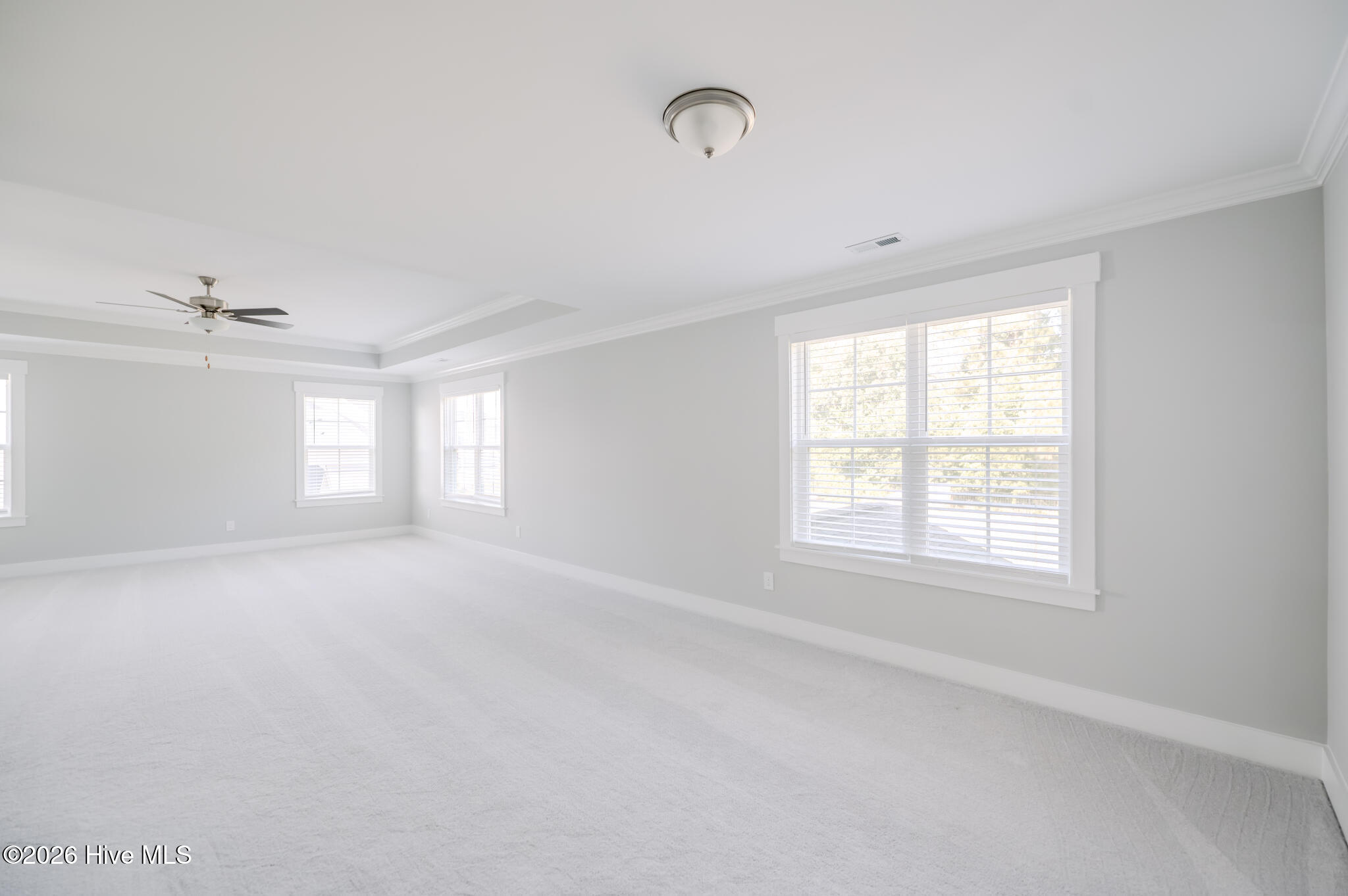 100567790 | Photo 68