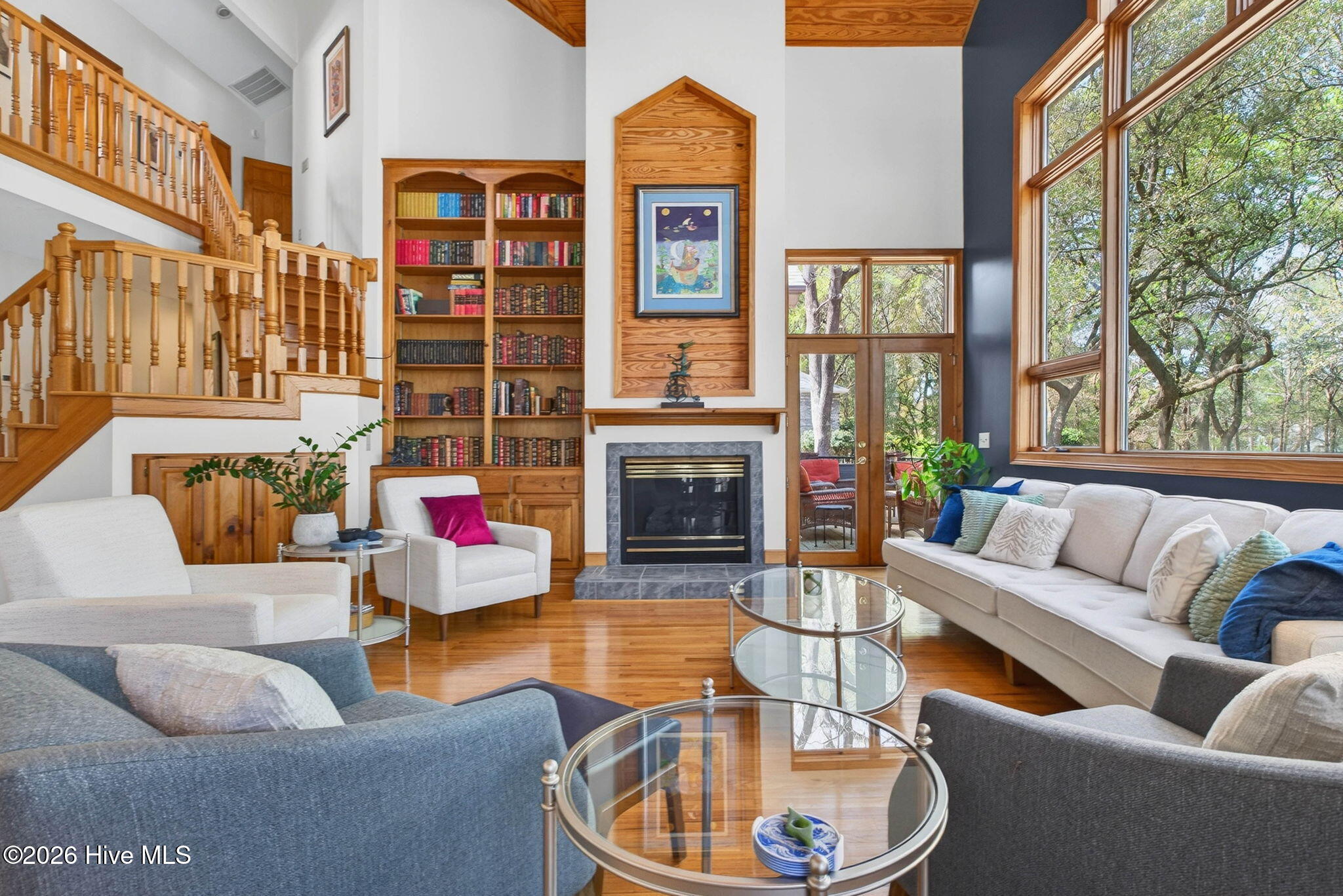 100564885 | Photo 11