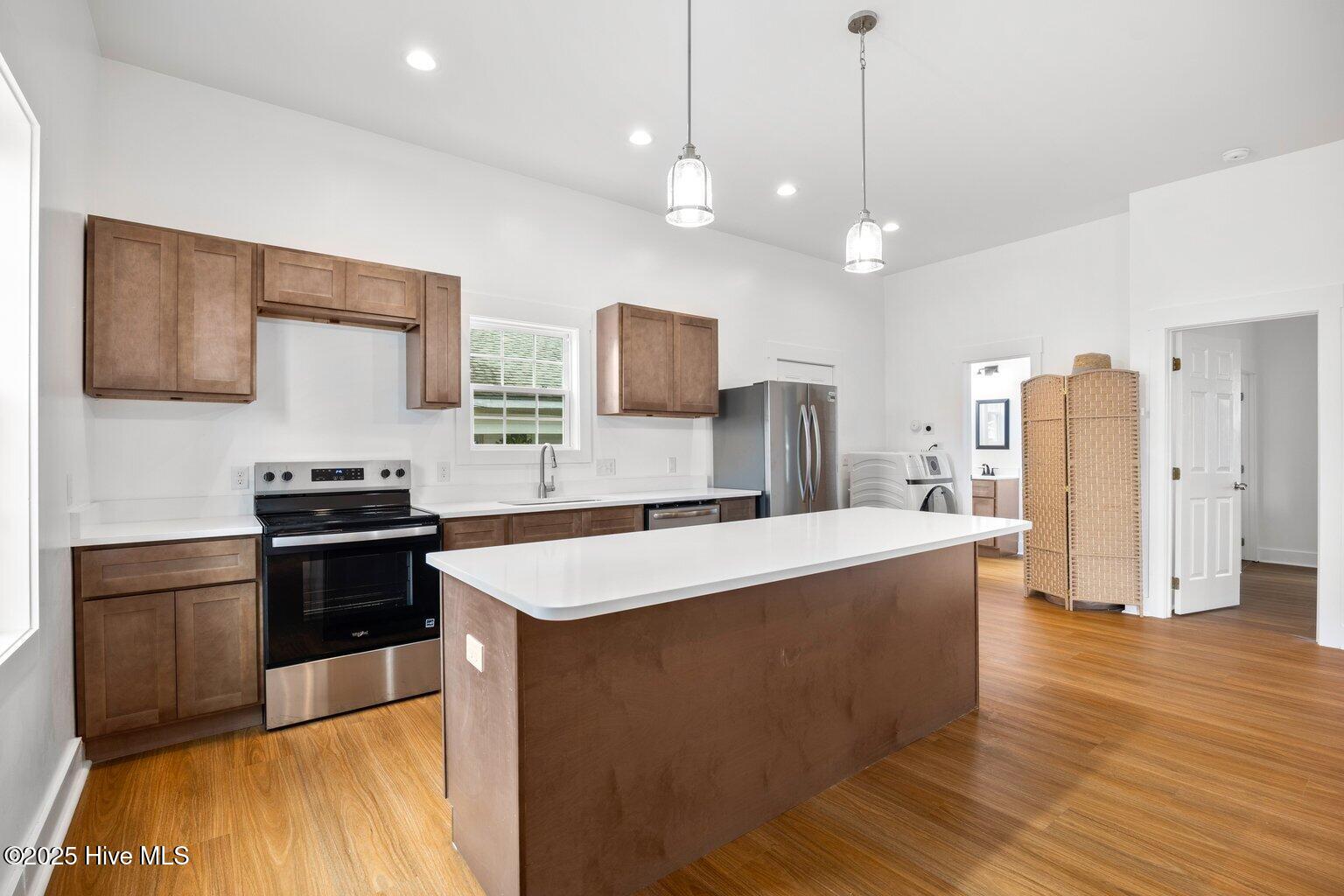 100519380 | Photo 13