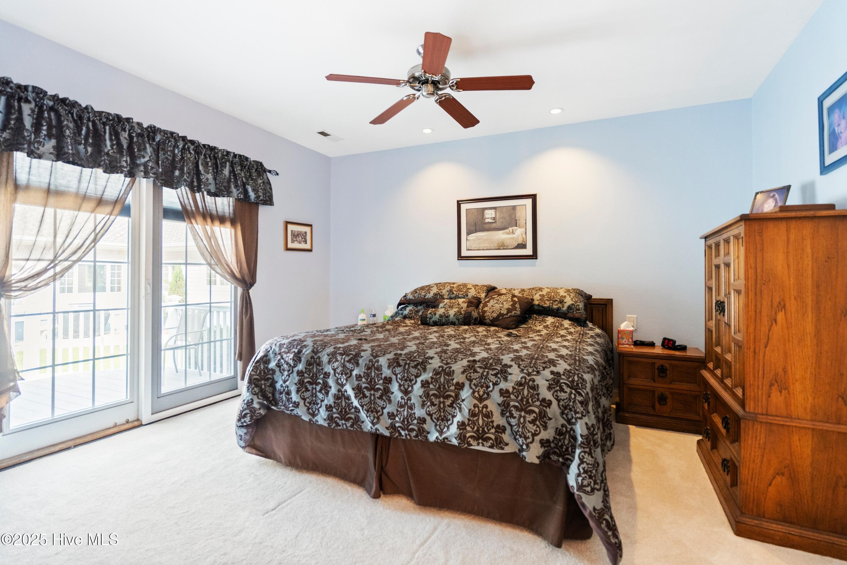 100503346 | Photo 32