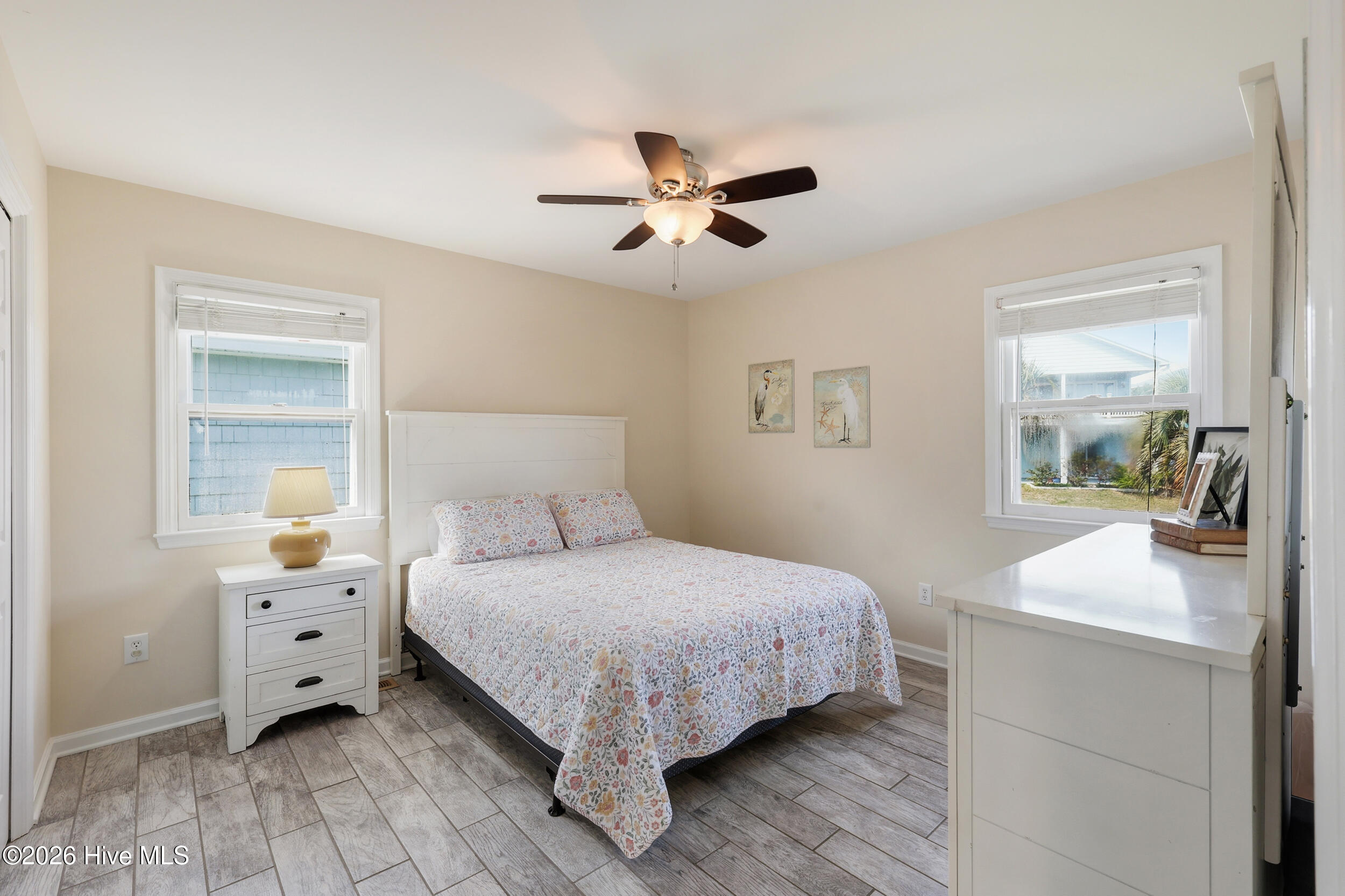 100561472 | Photo 33