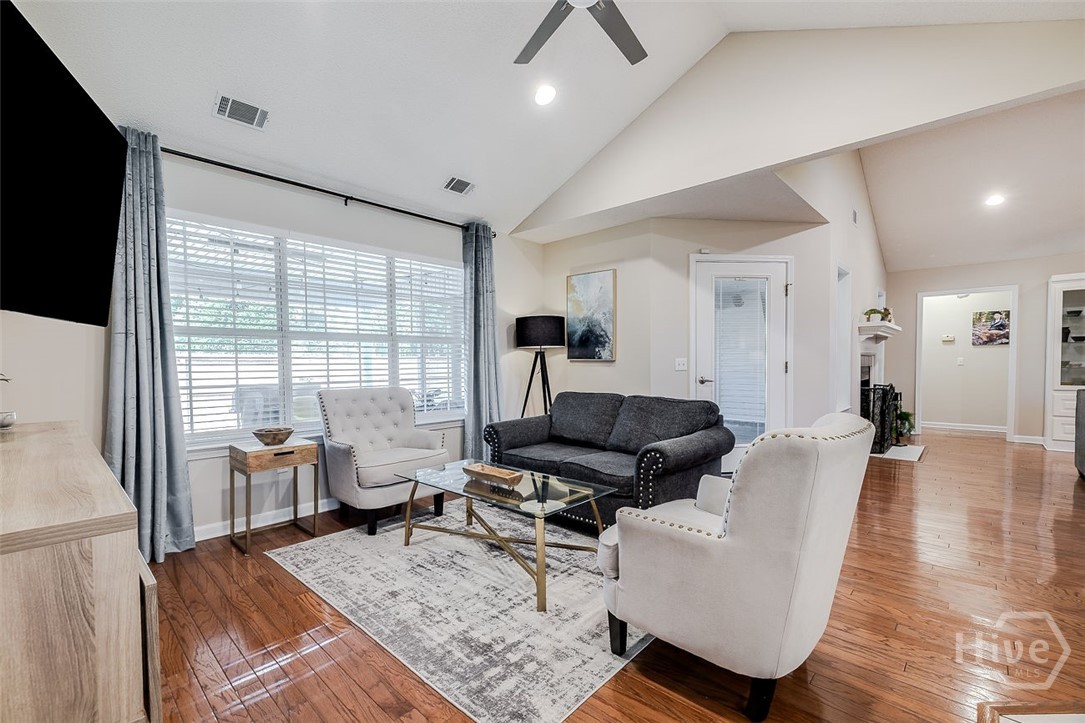 SITTING AREA/FORMAL DINING ROOM ALSO OPENS TO SCREEN PORCH
