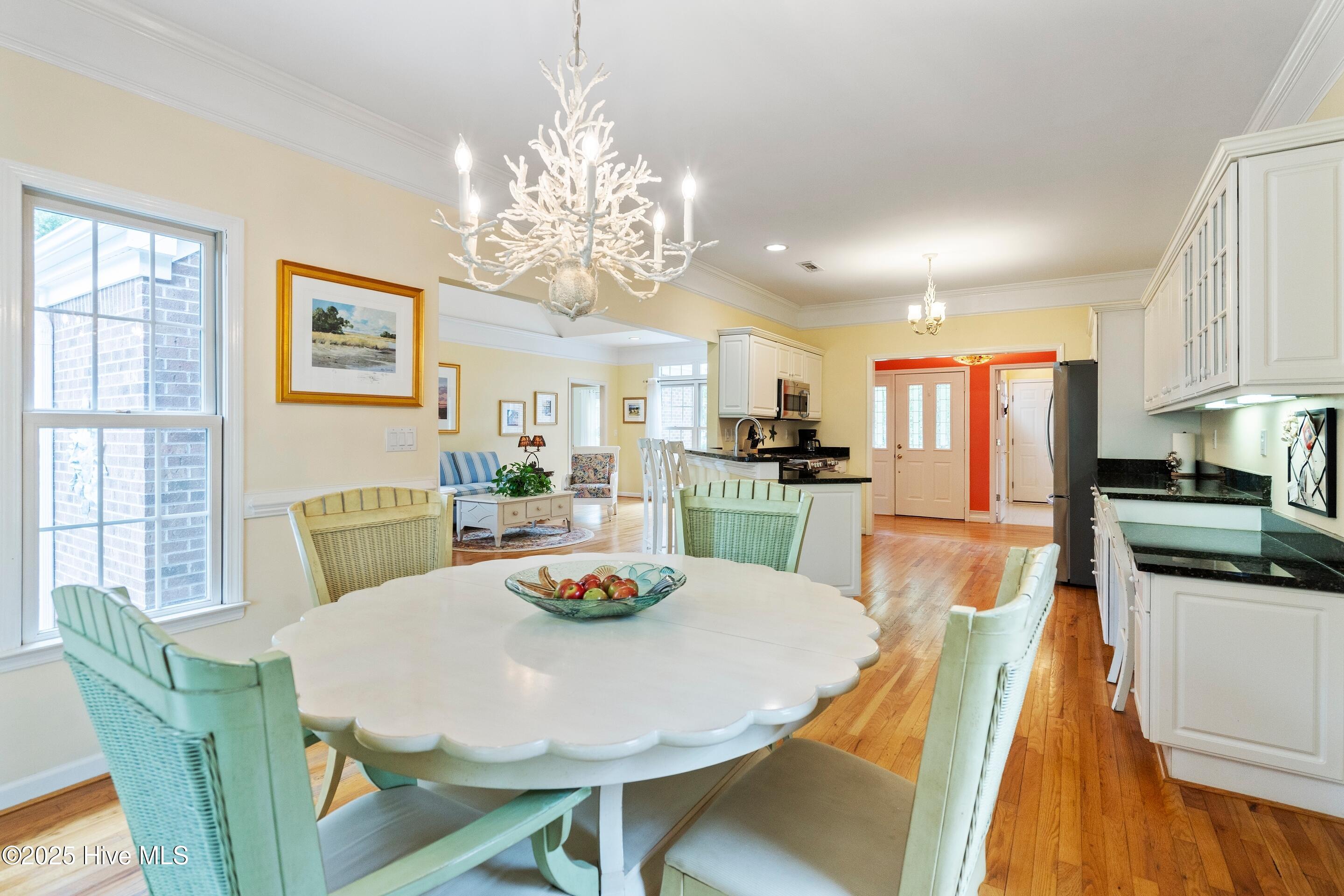 100530044 | Photo 14