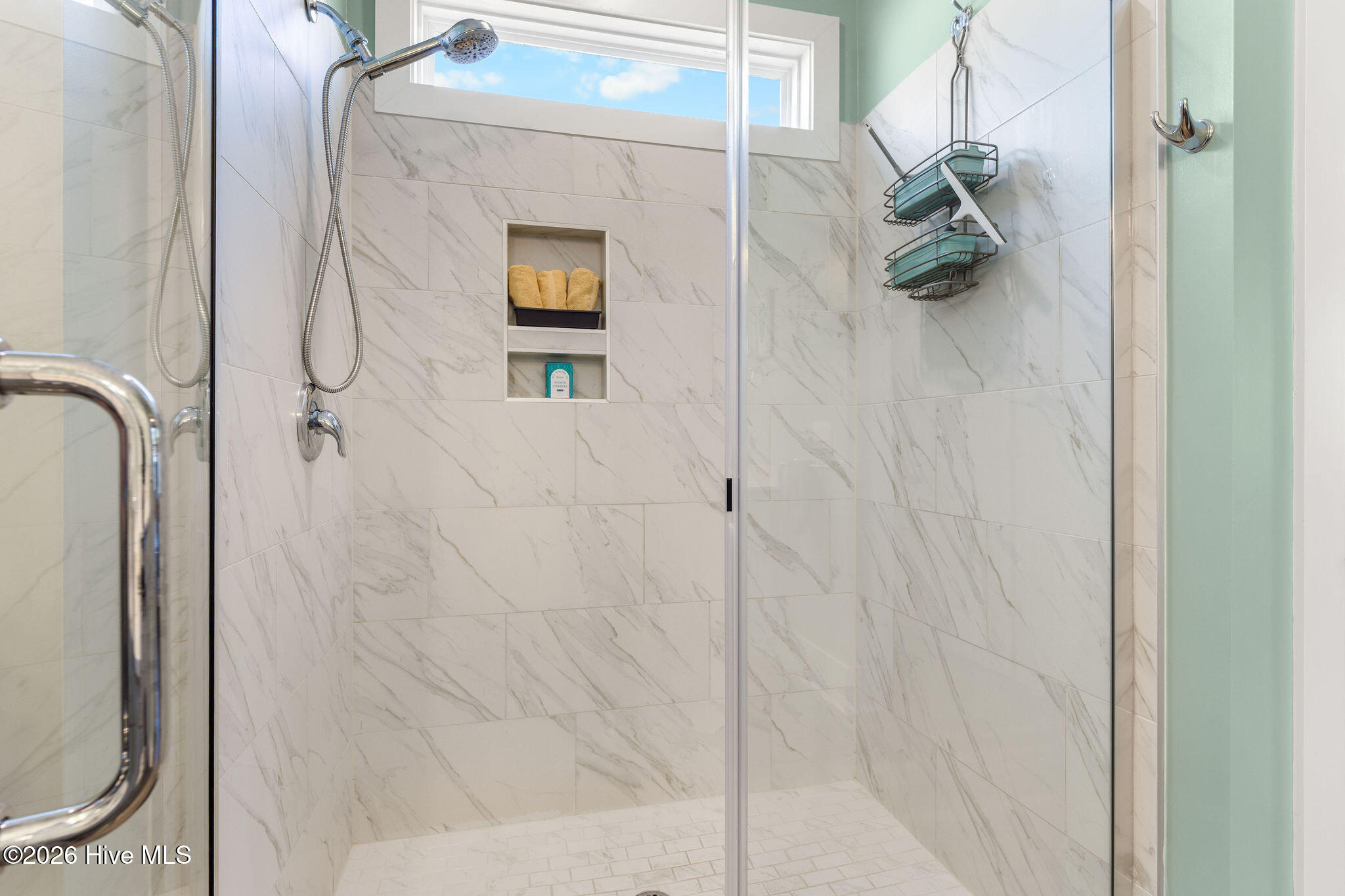 100554003 | Photo 37