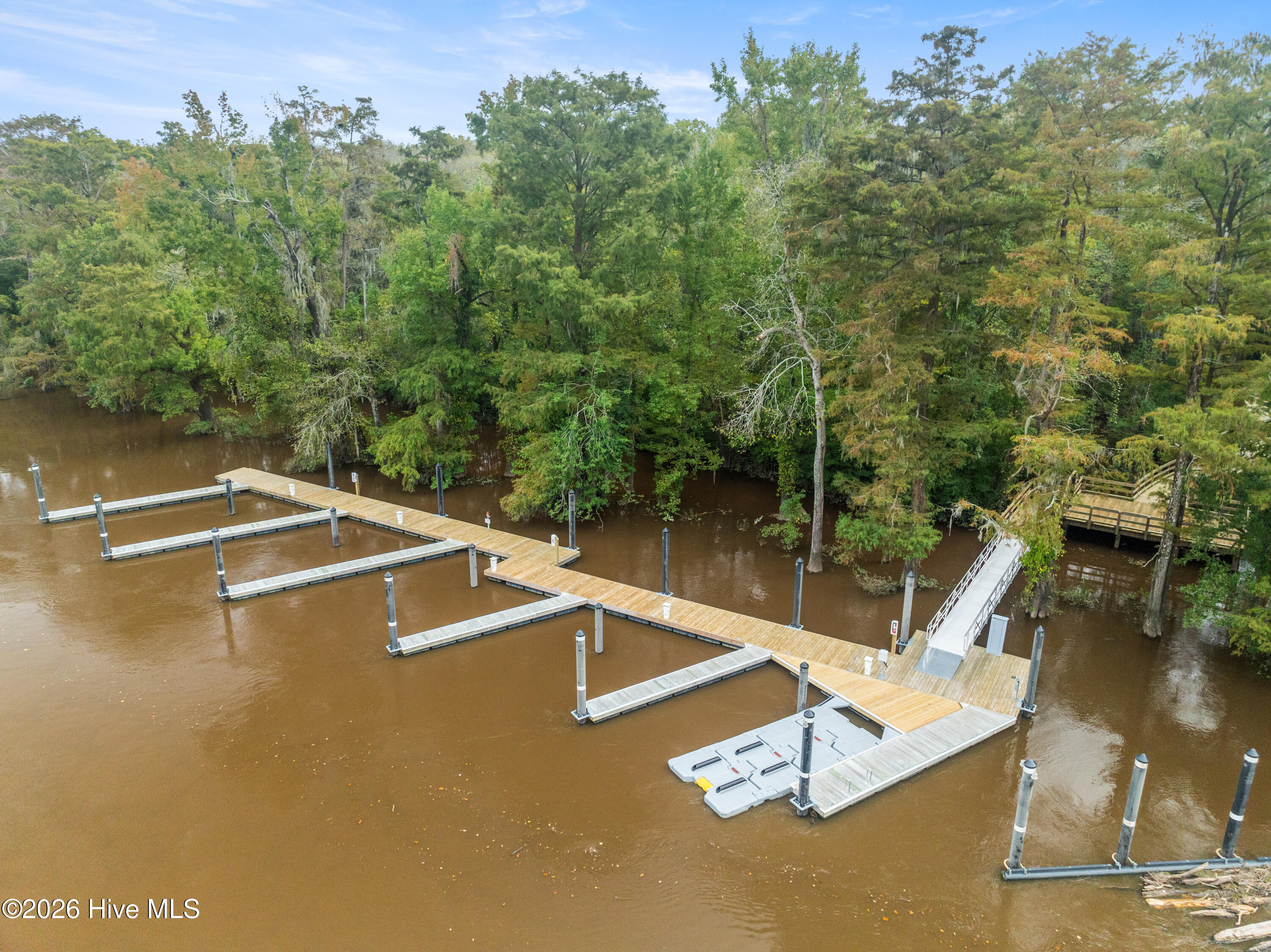 100551046 | Photo 27