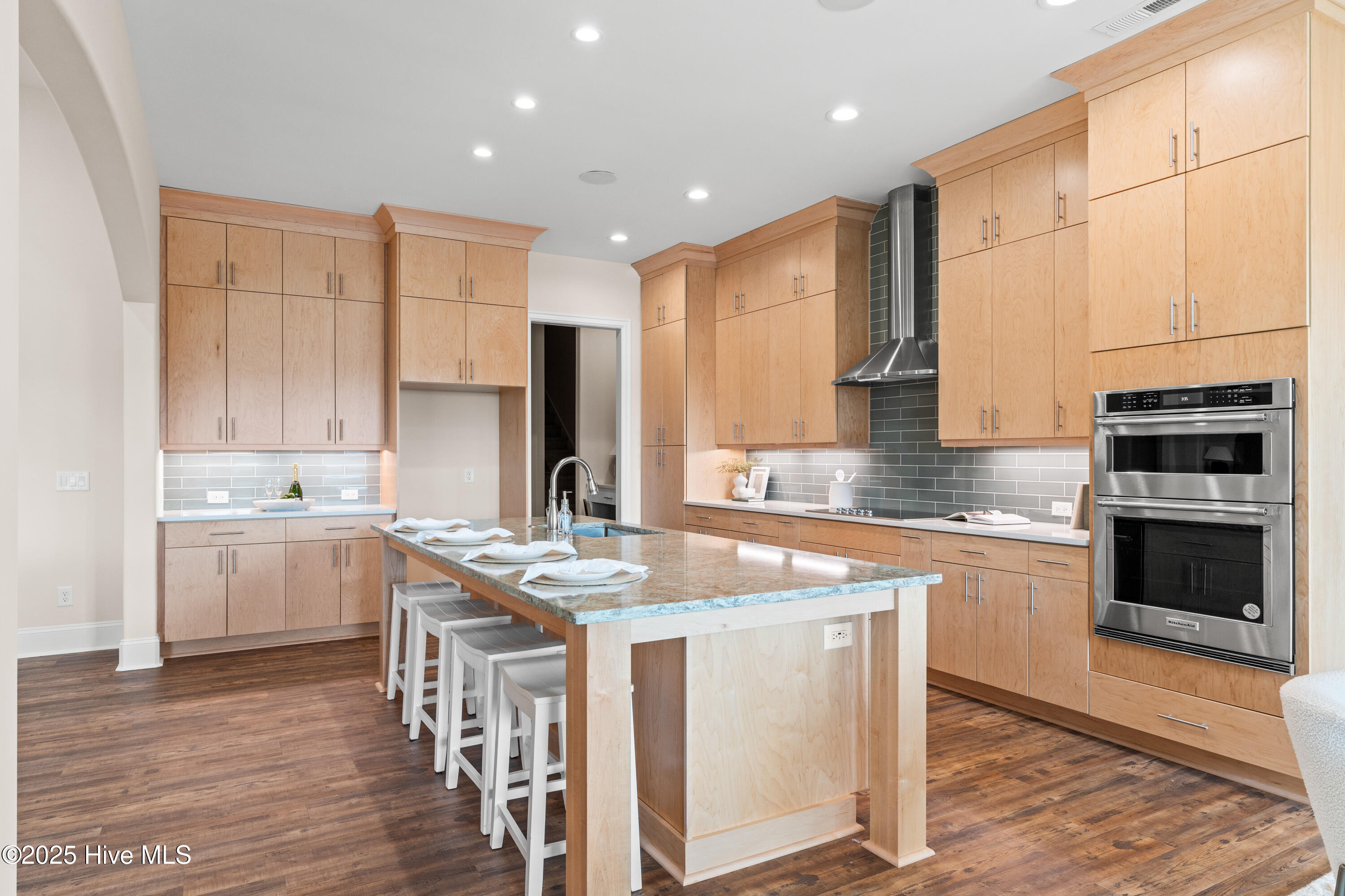 100524030 | Photo 20