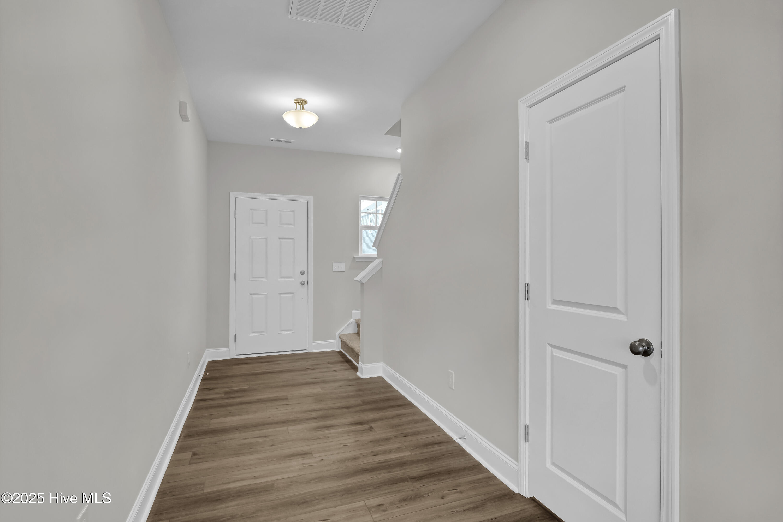 100543348 | Photo 17