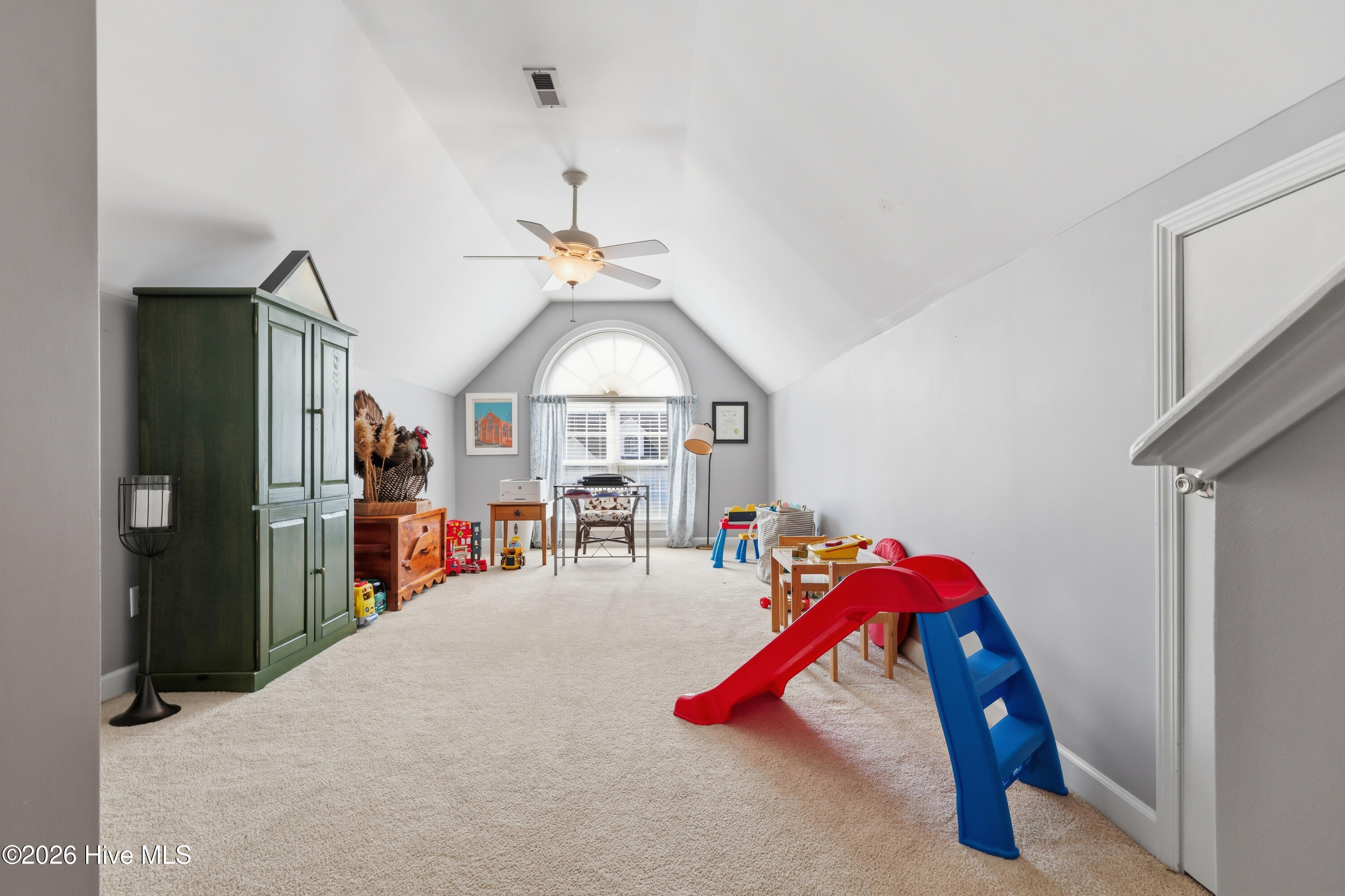 100556784 | Photo 53