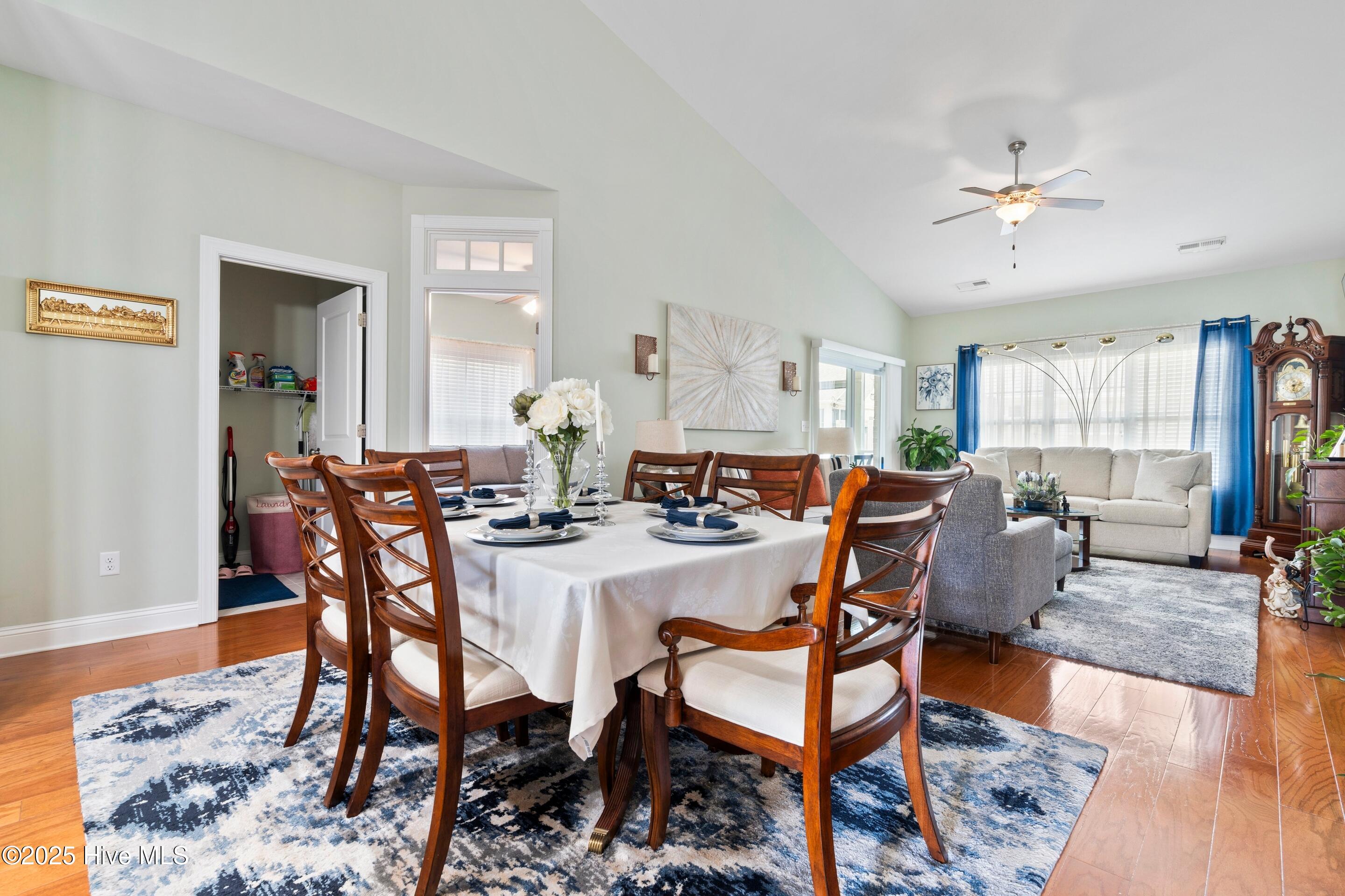 100512963 | Photo 13