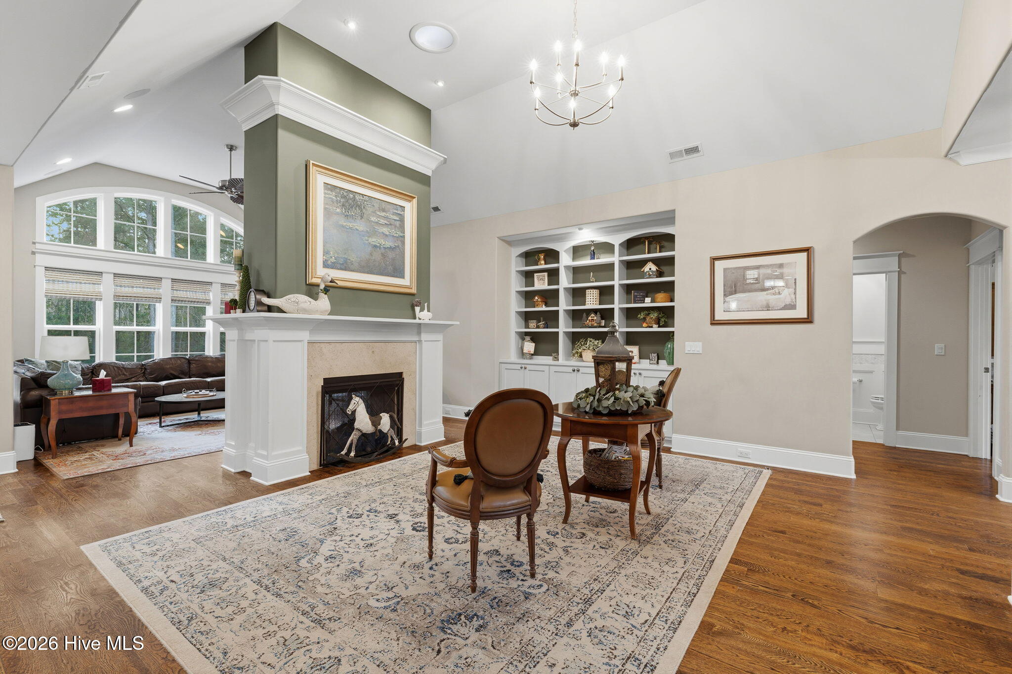 100554087 | Photo 22