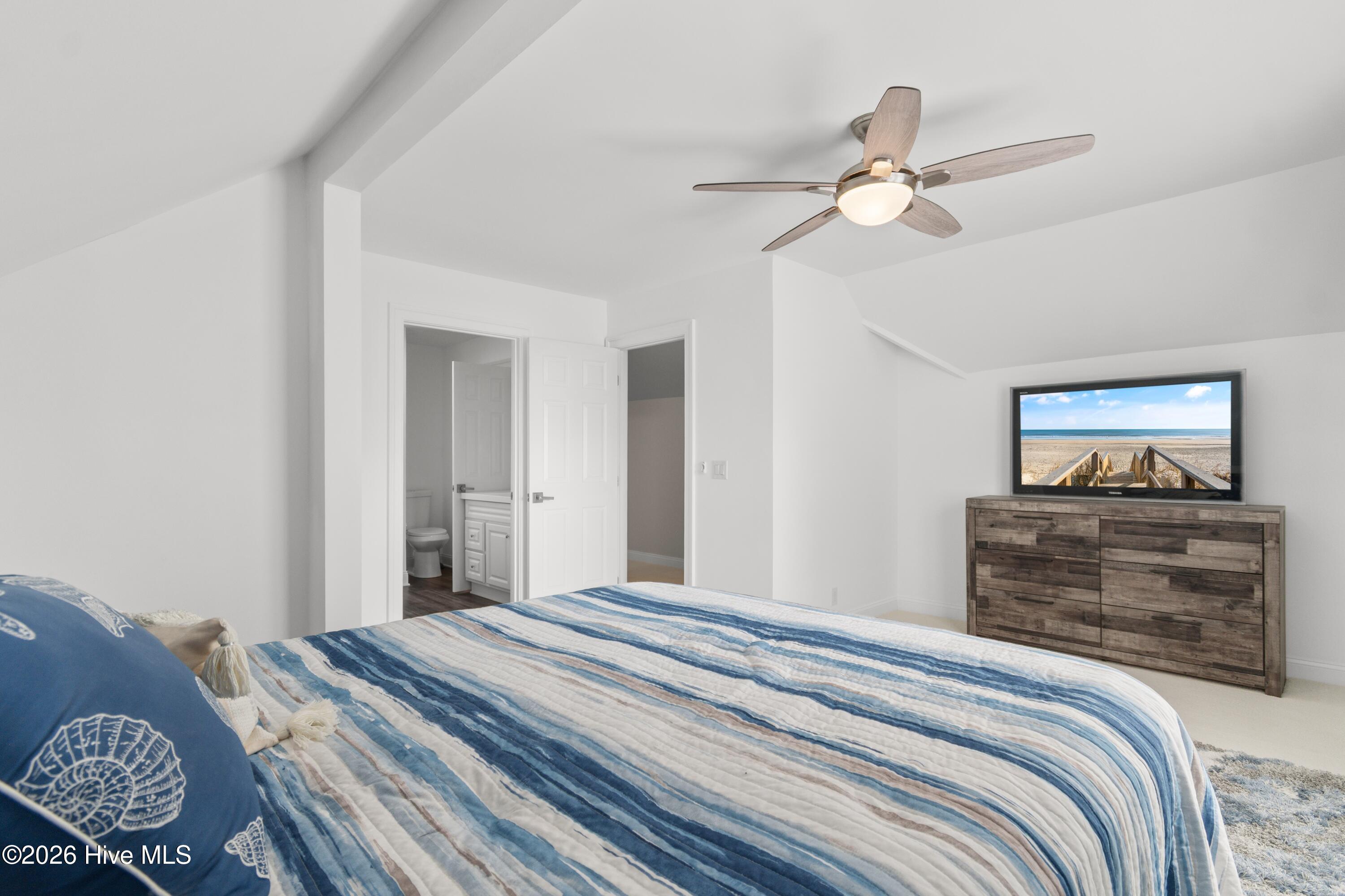 100569260 | Photo 28