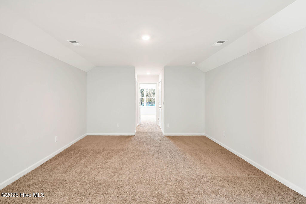 100561109 | Photo 30