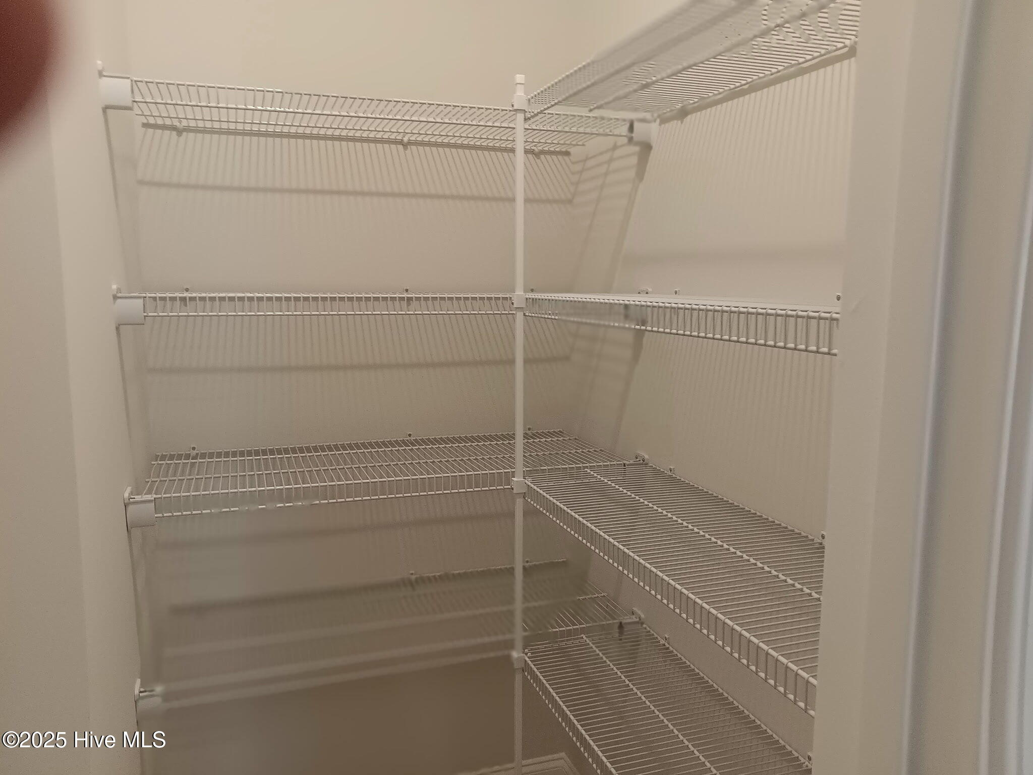 100533340 | Photo 18