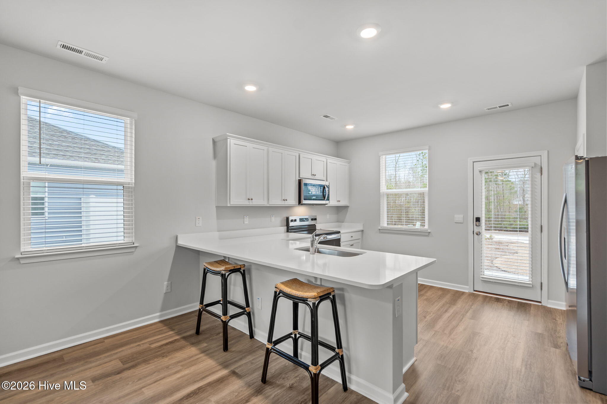 100548880 | Photo 14