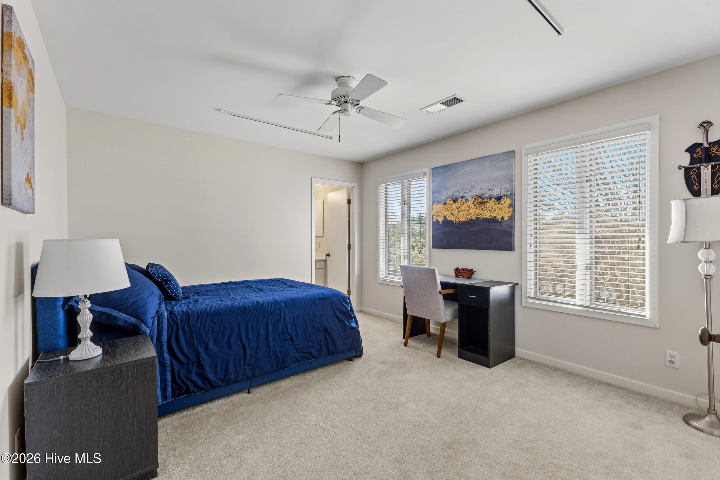 100554124 | Photo 17