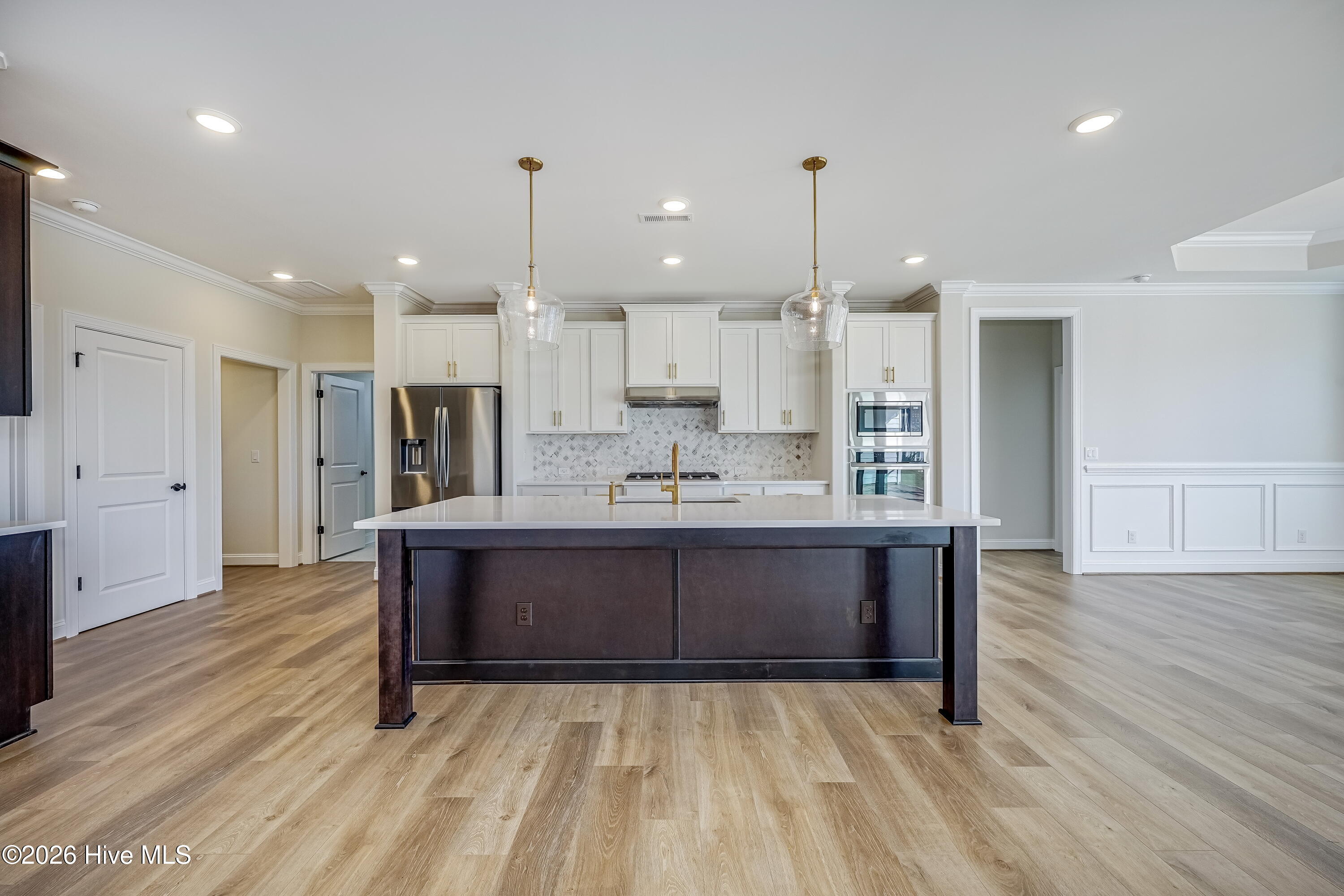 100564282 | Photo 14