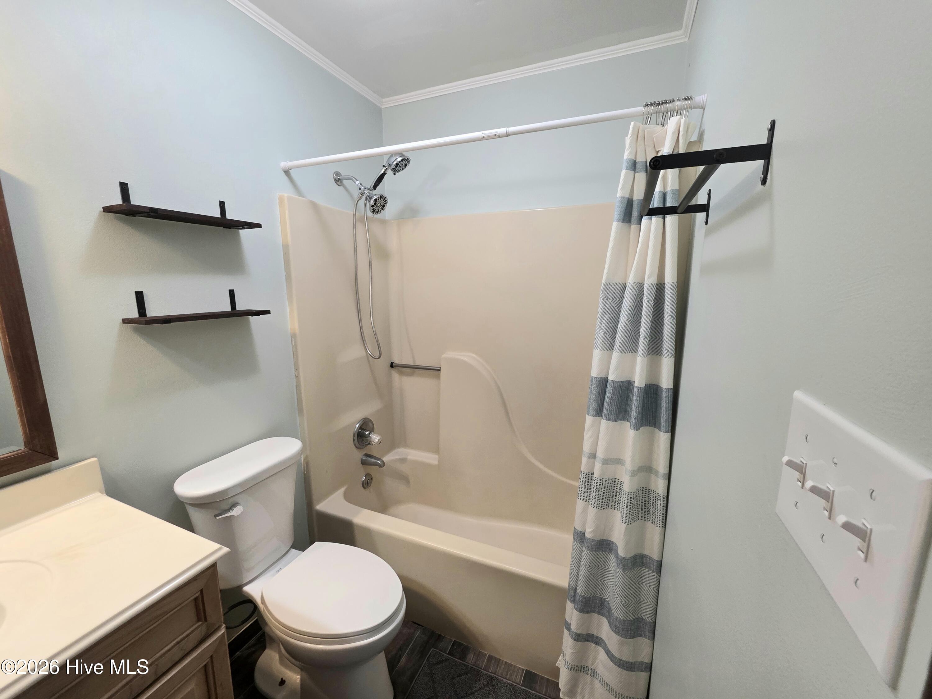 100562929 | Photo 22