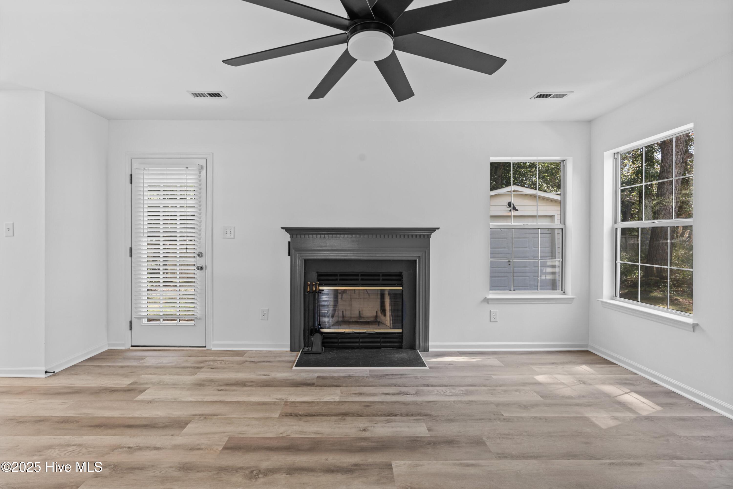6603 Whinbrel Court, Wilmington, NC 28409 – photo 16: 016-6603WhimbrelCourt-Wilmington-NC-2840
