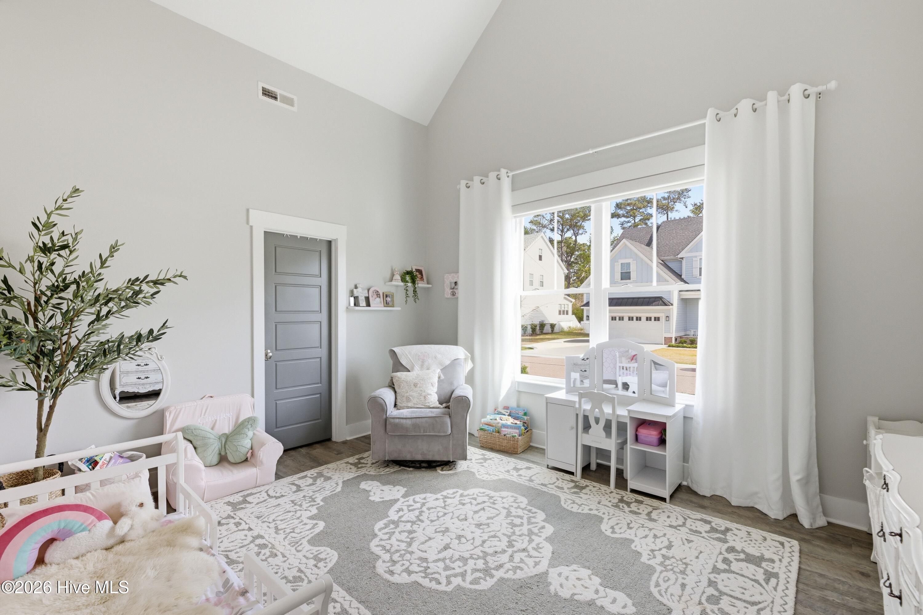 100564448 | Photo 30