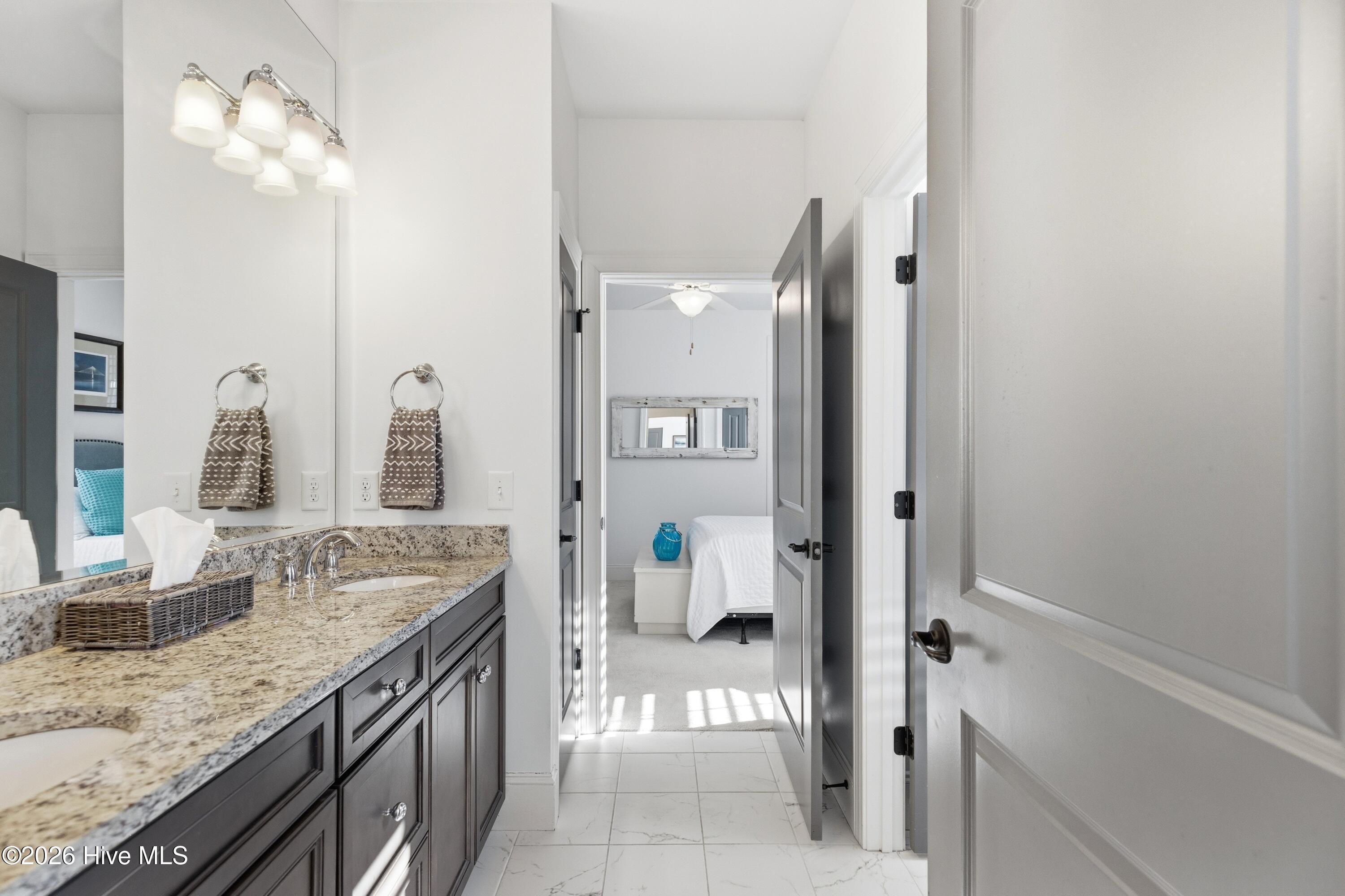 100556078 | Photo 56