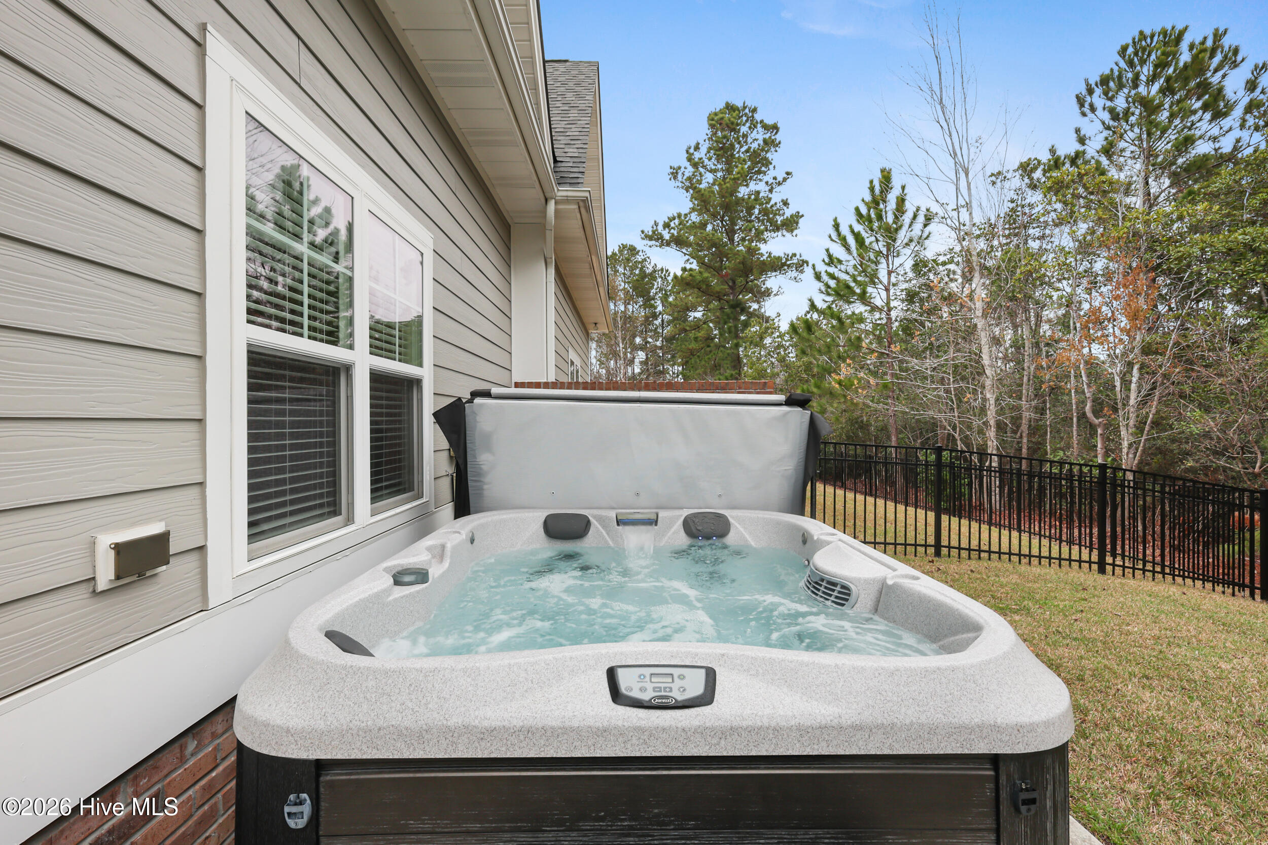 100561173 | Photo 47