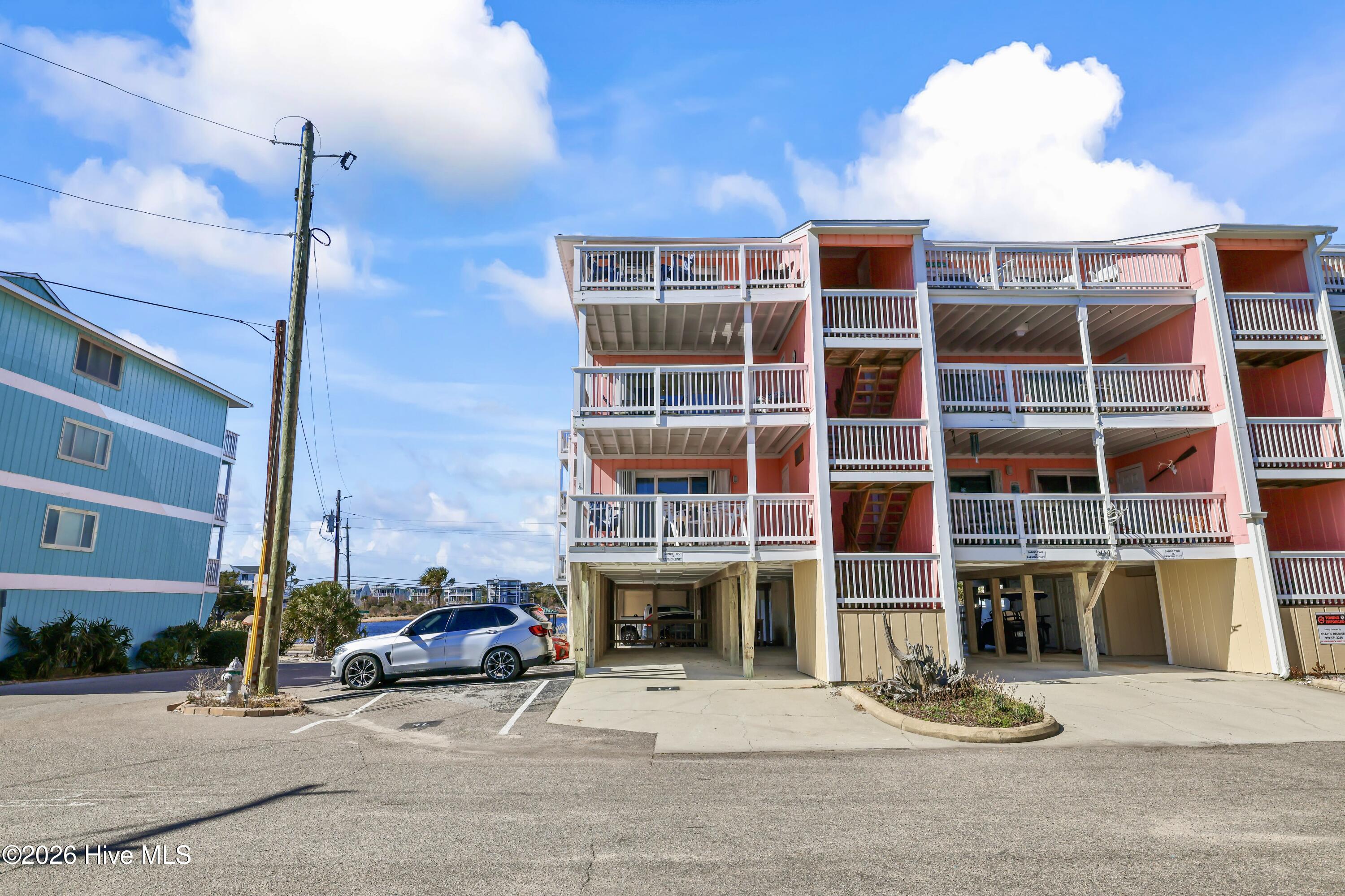 100552115 | Photo 40