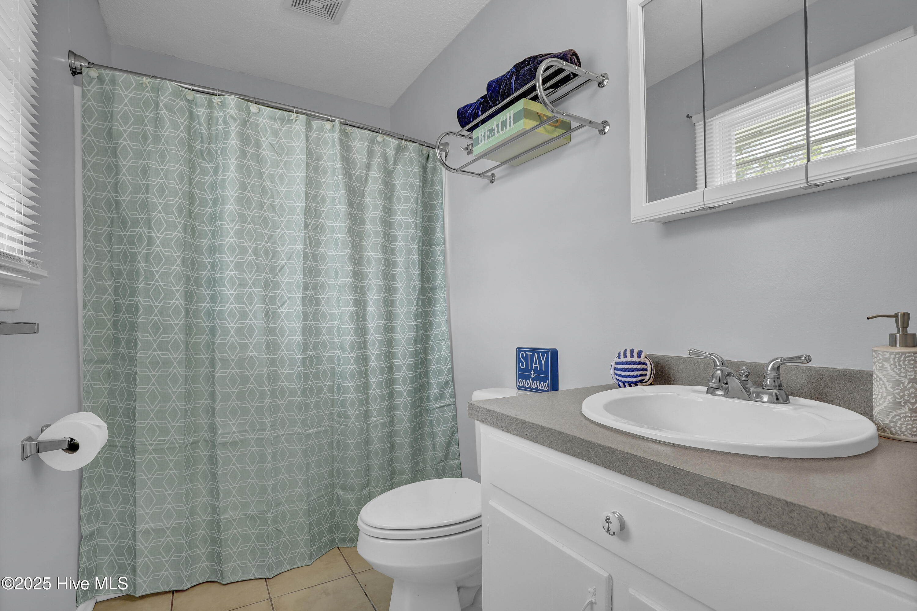 100533401 | Photo 26