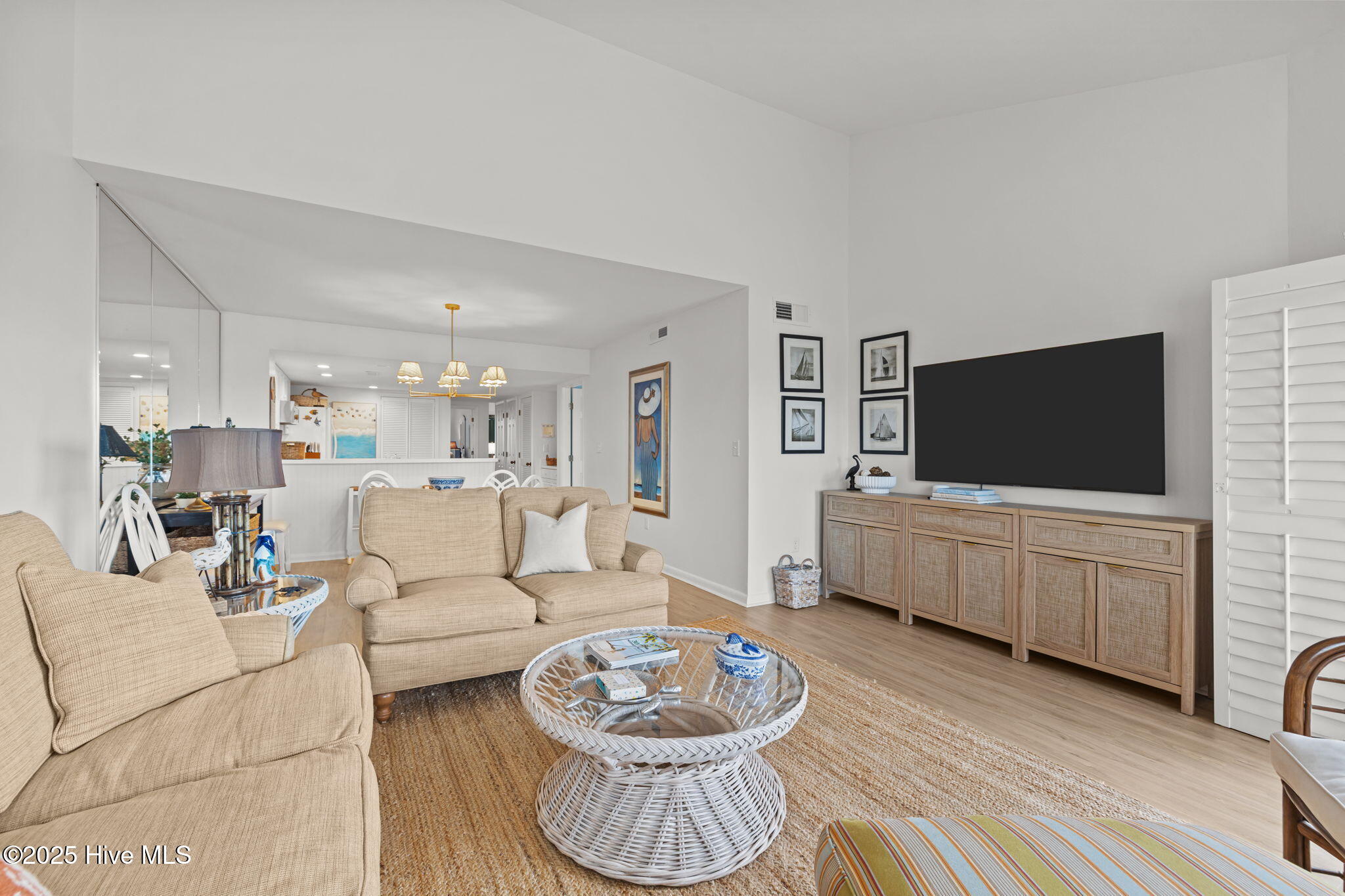 100543280 | Photo 10