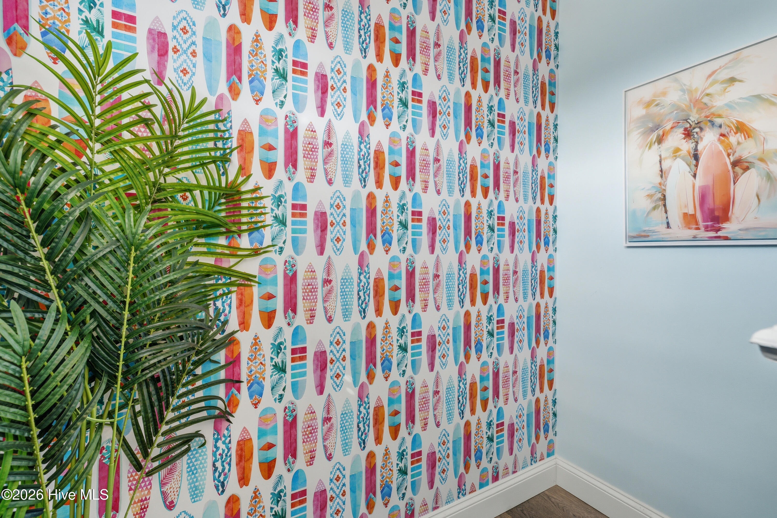 100559140 | Photo 24