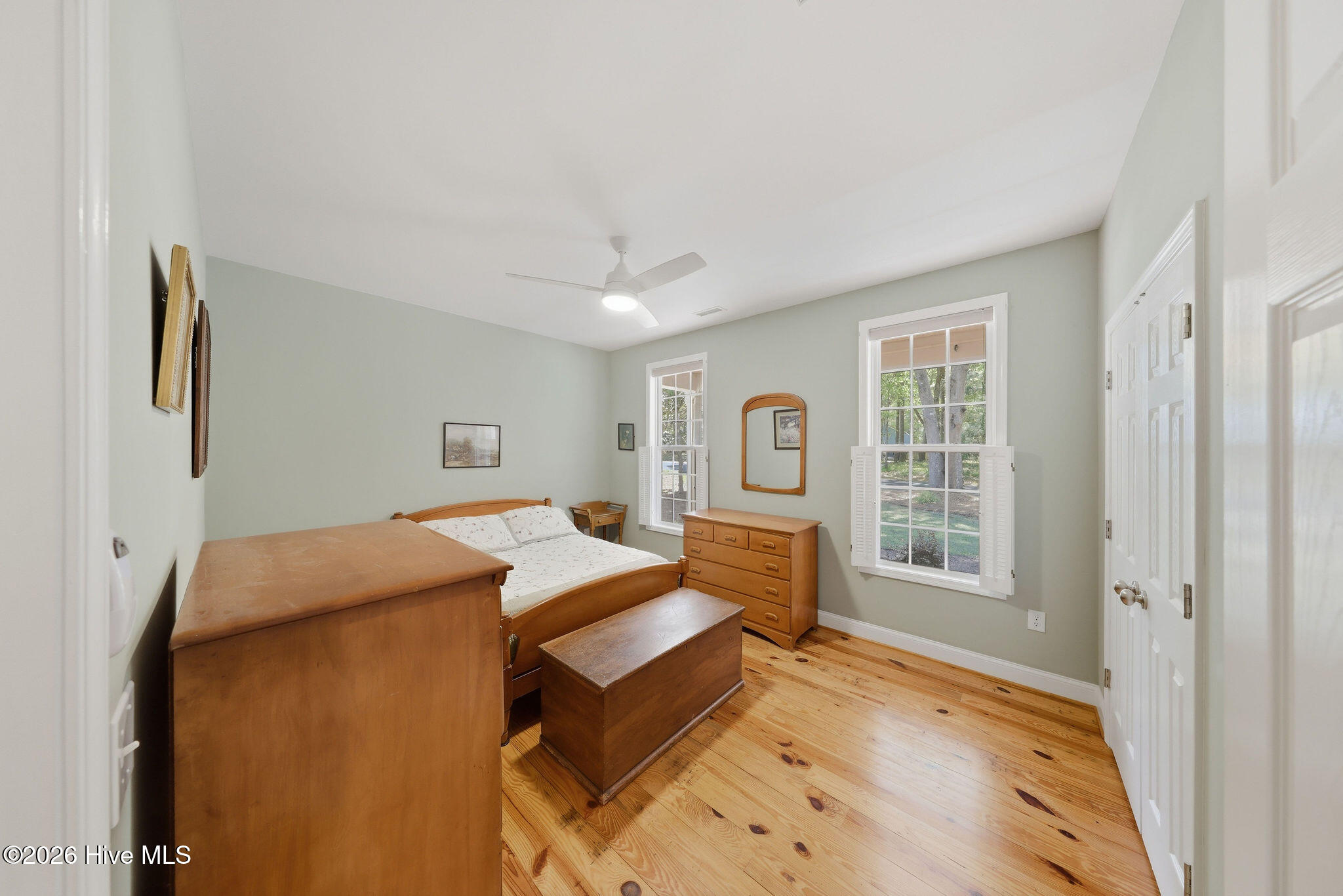 100567375 | Photo 42