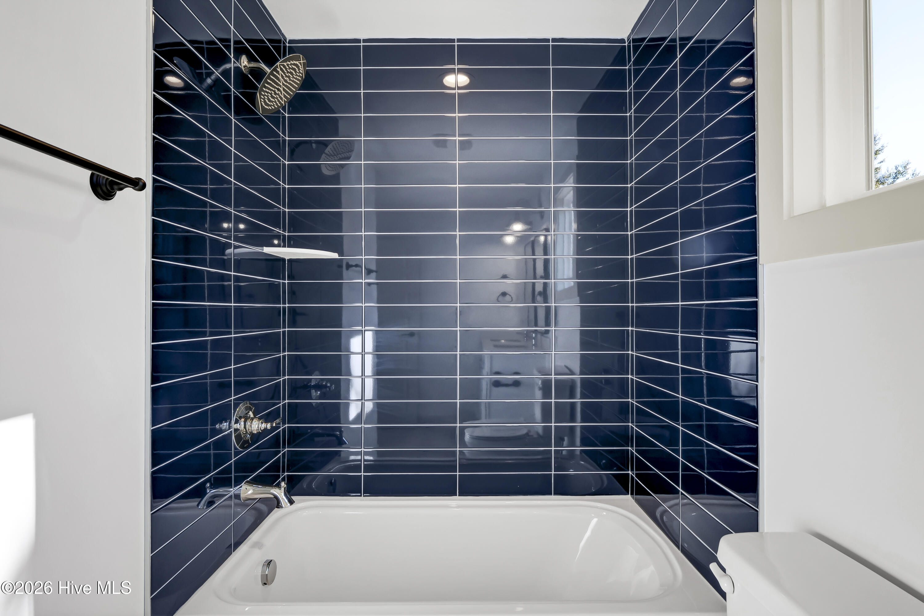 100567308 | Photo 25