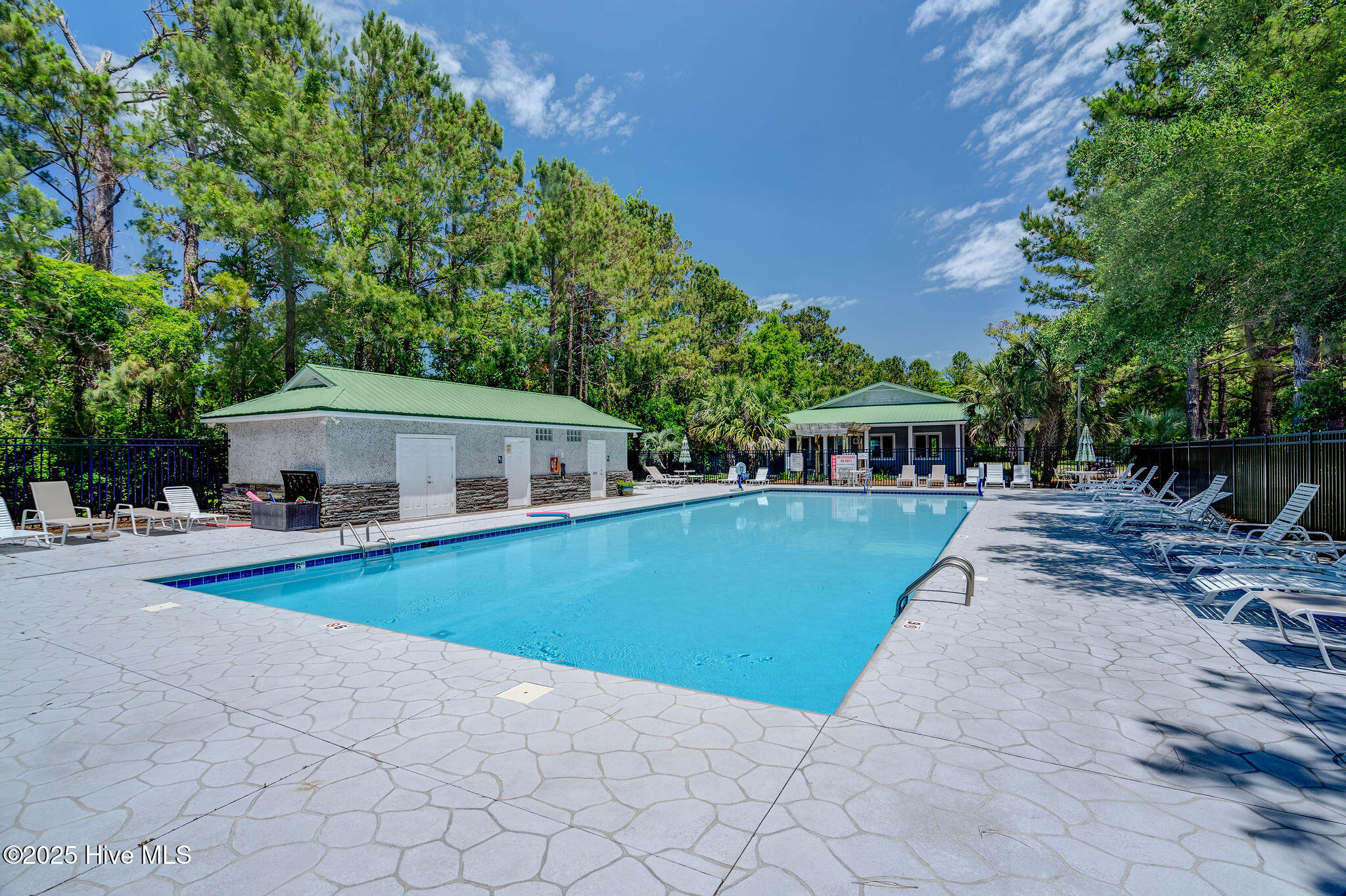 100540017 | Photo 70