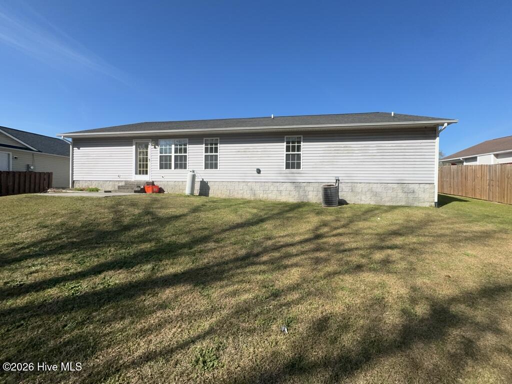 100563532 | Photo 19