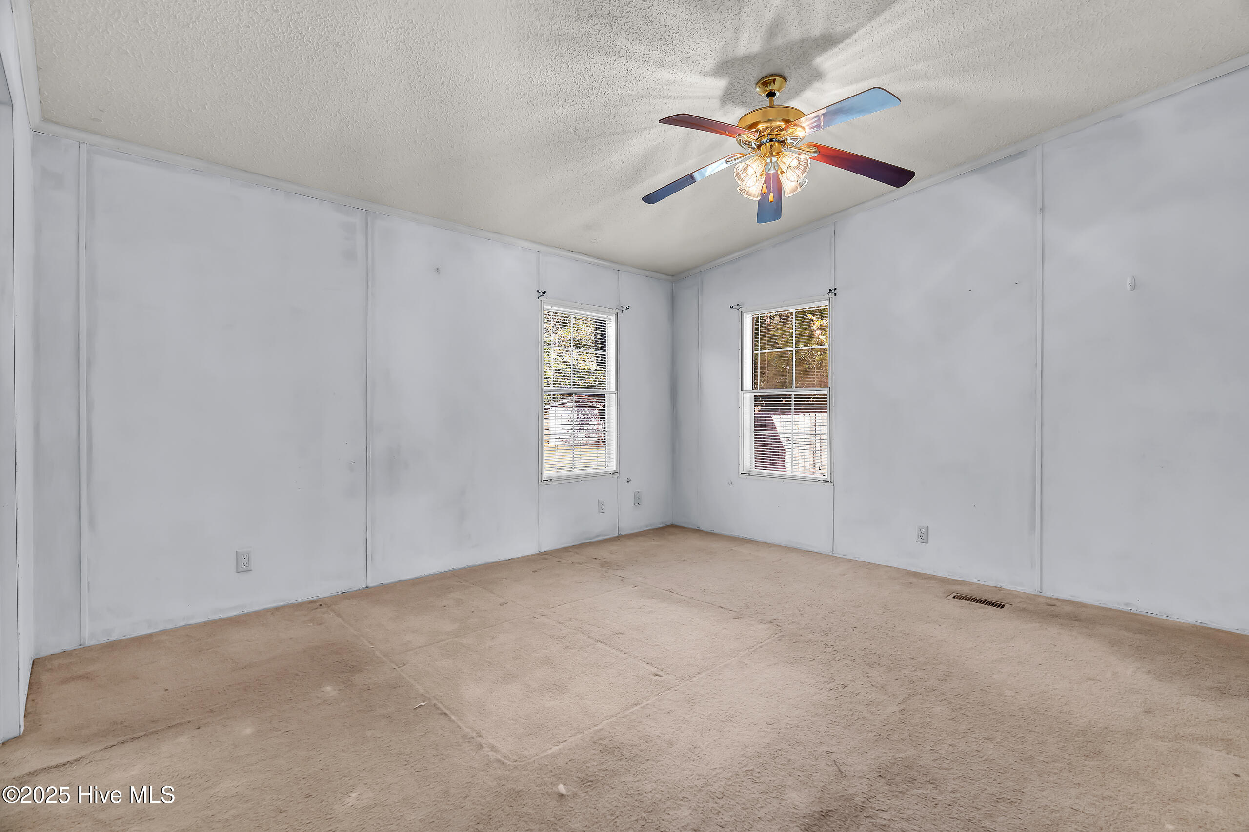 100538064 | Photo 18