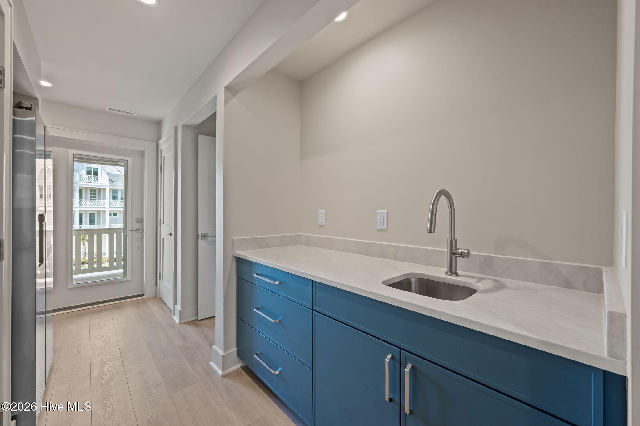 100552191 | Photo 95