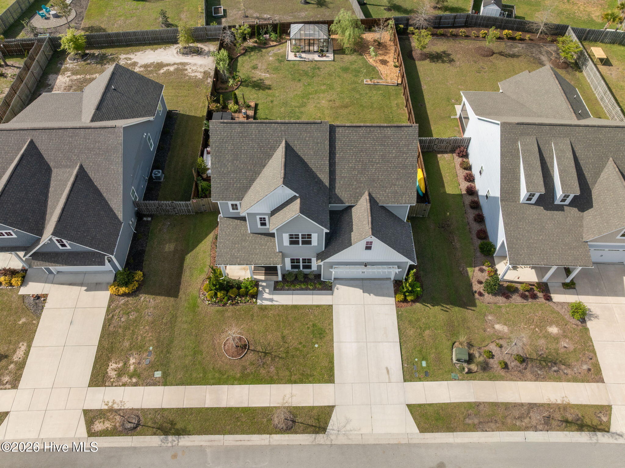 100566111 | Photo 47